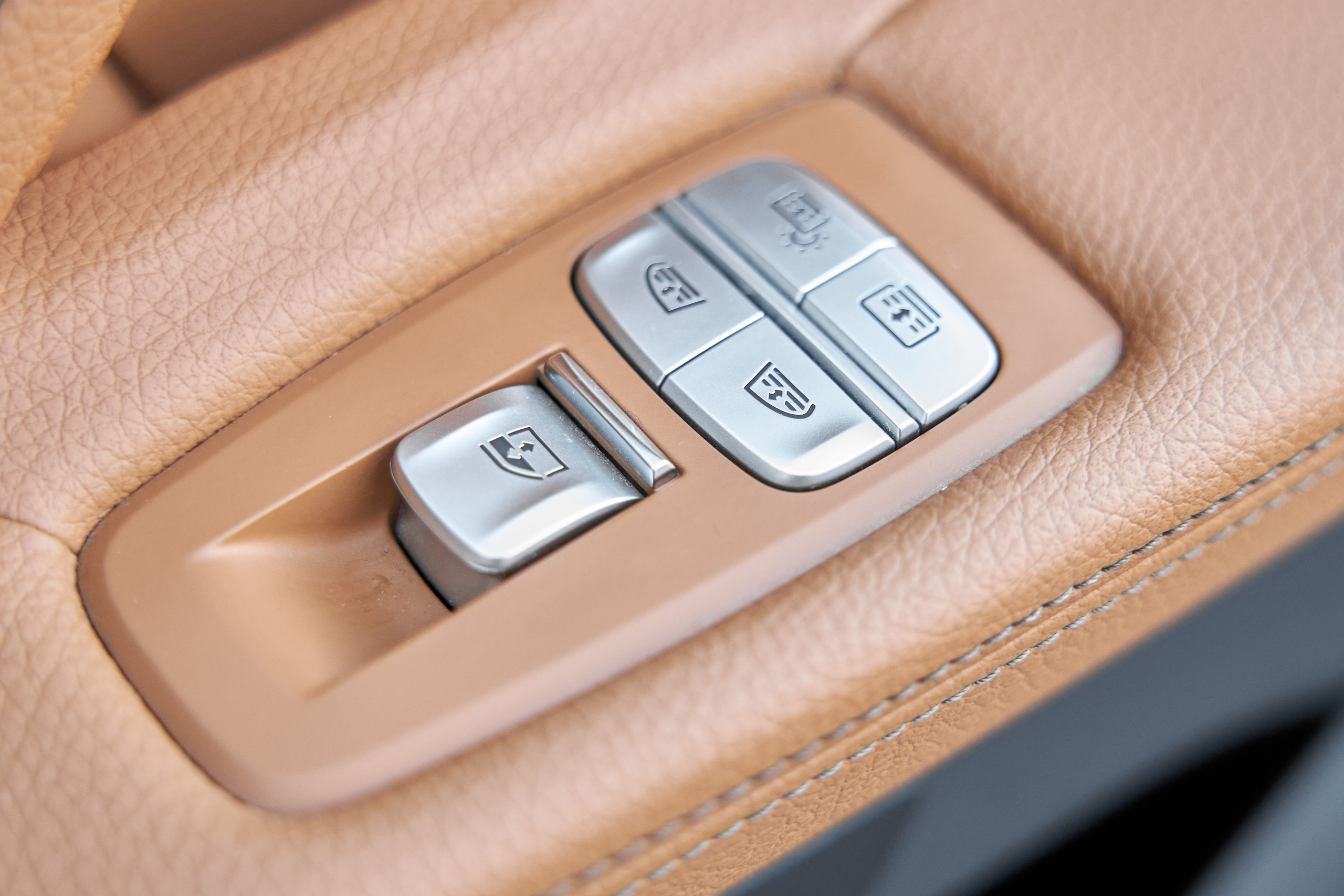 BMW 7 Edrive (auto.ru)