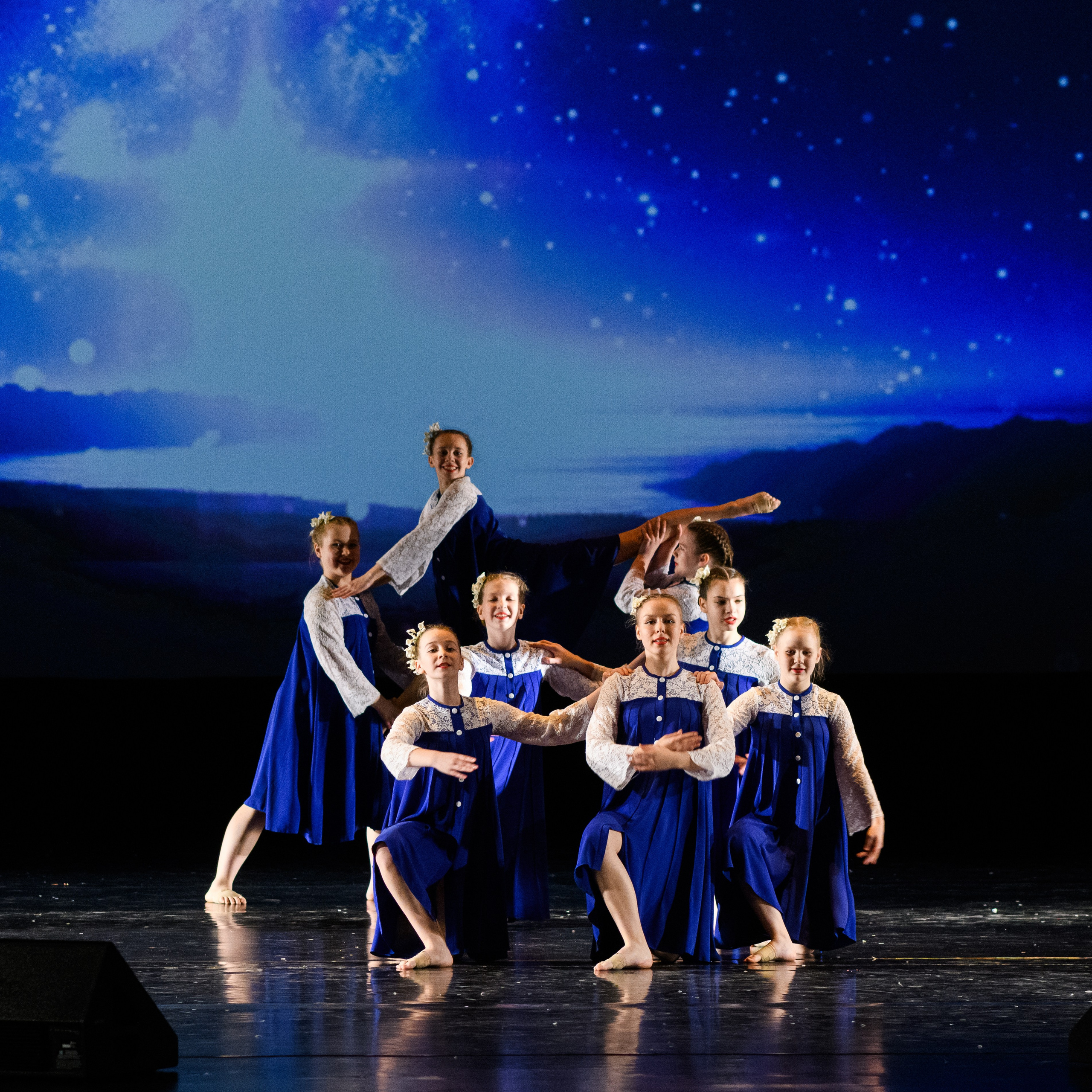 23 апреля, часть 2, БКЗ Октябрьский, г. Санкт-Петербург. Золотое яблочко