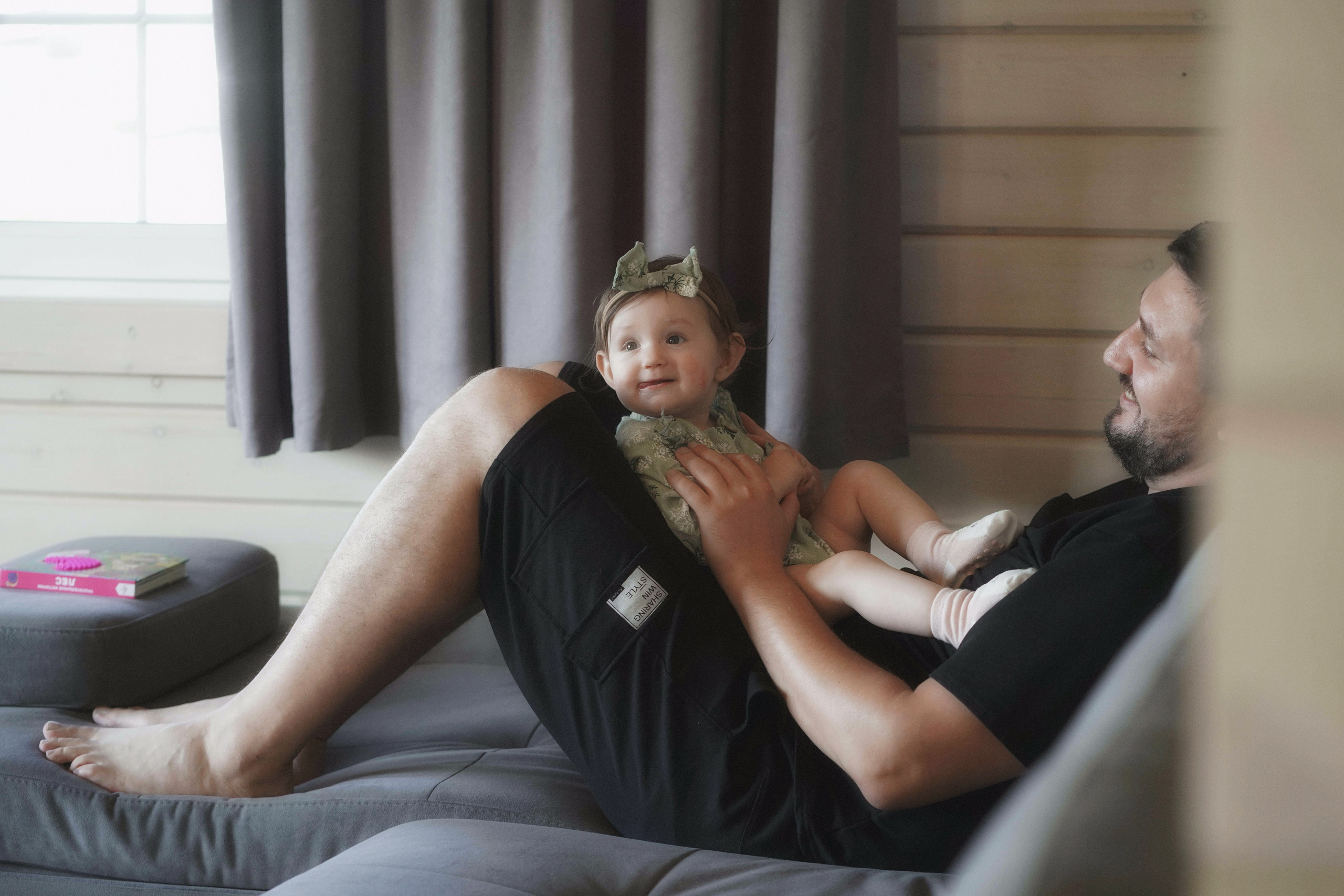 Семейная съемка дома. Выездной фотограф-видеограф в Республике Алтай Солоны Куюкова