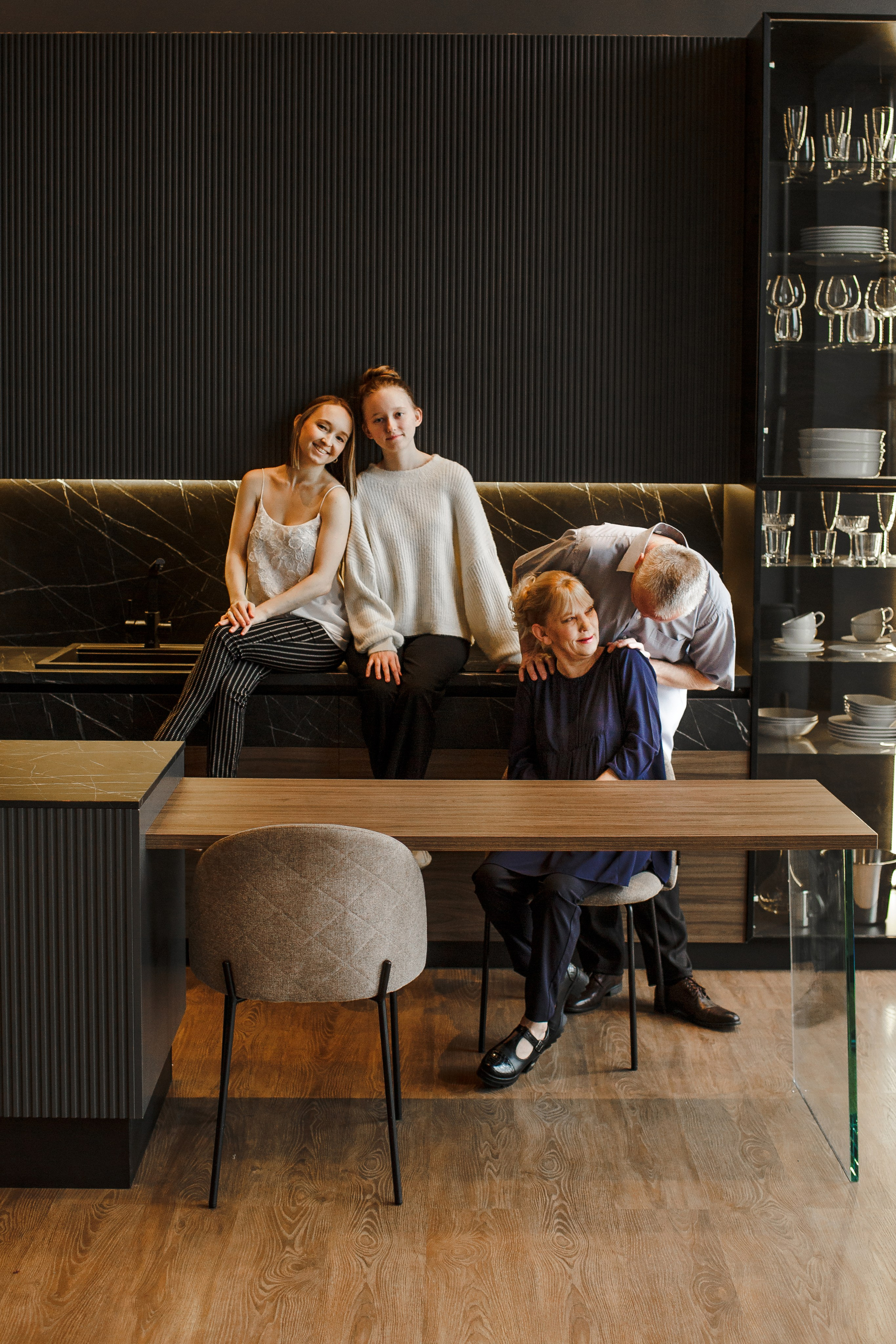 Семейная фотосессия в студии. Свадебный фотограф Кирилл Белый