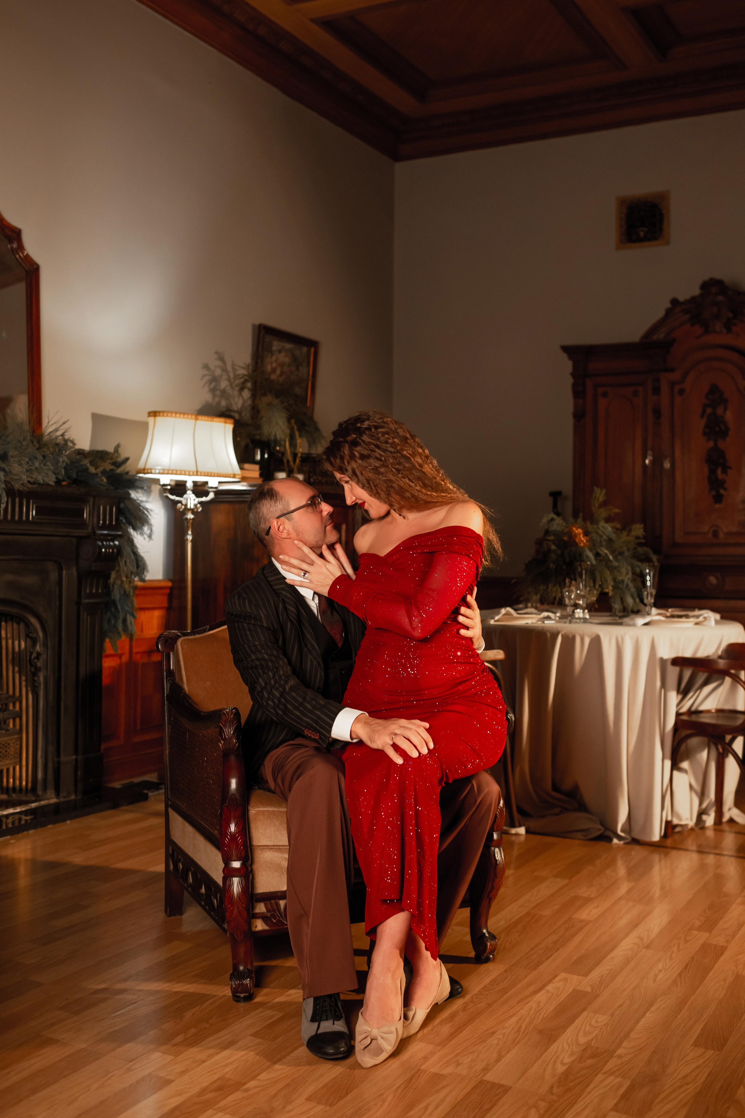 Парная эстетичная фотосессия в студии. Свадебный фотограф Кирилл Белый