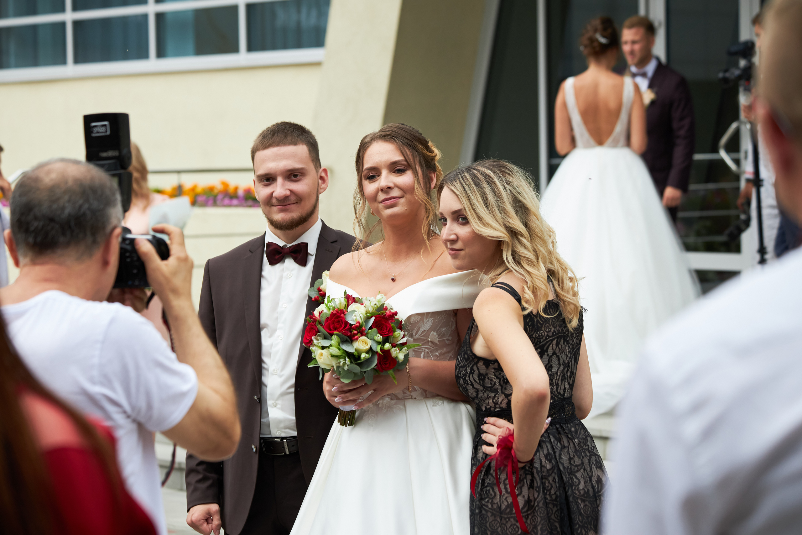 Свадебные фотографии ЗАГС, выкуп, свадебная фотосессия. Репортажные свадебные фотографии. Фотограф Олег Слеб