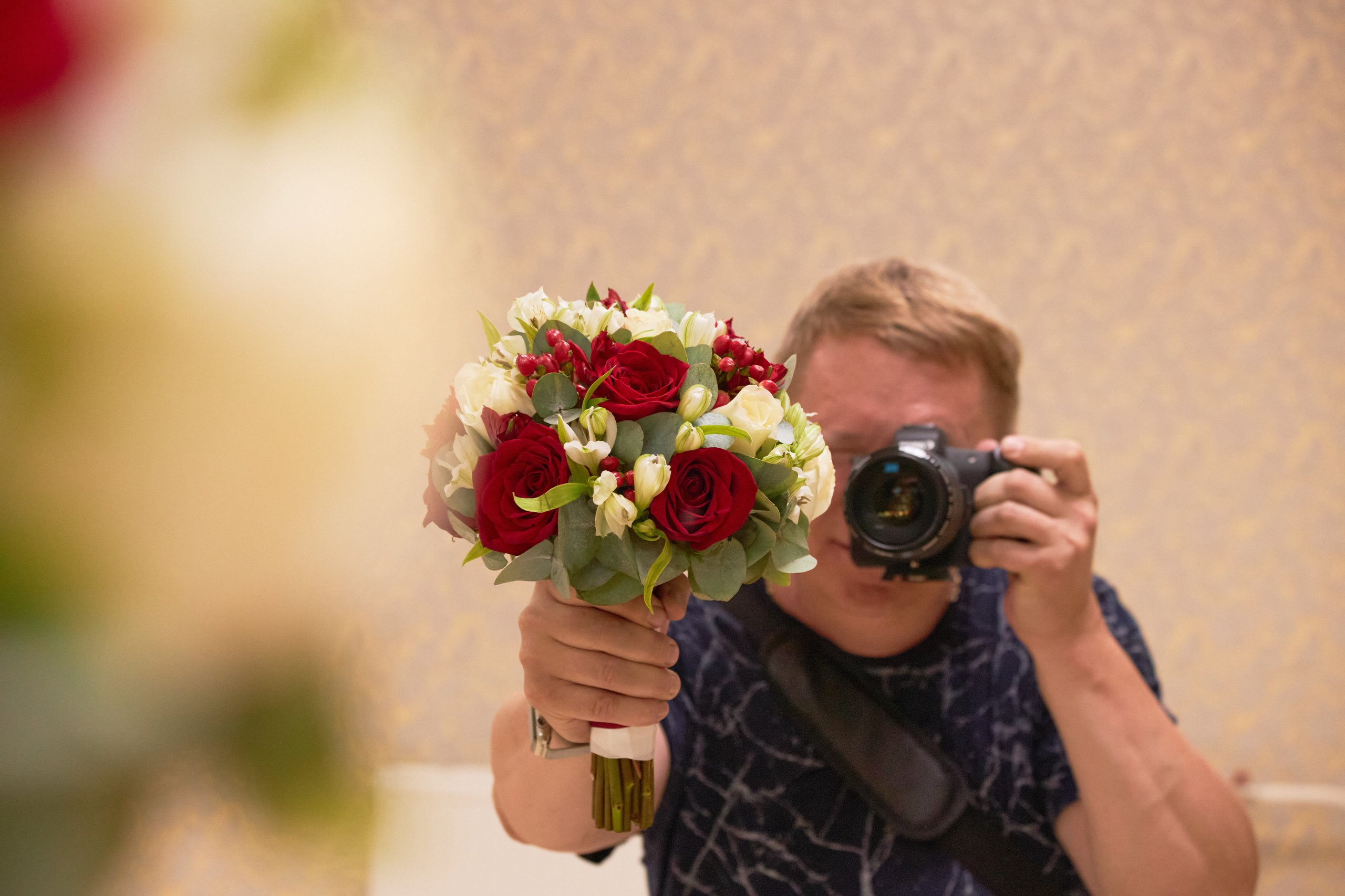 Свадебные фотографии ЗАГС, выкуп, свадебная фотосессия. Репортажные свадебные фотографии. Фотограф Олег Слеб