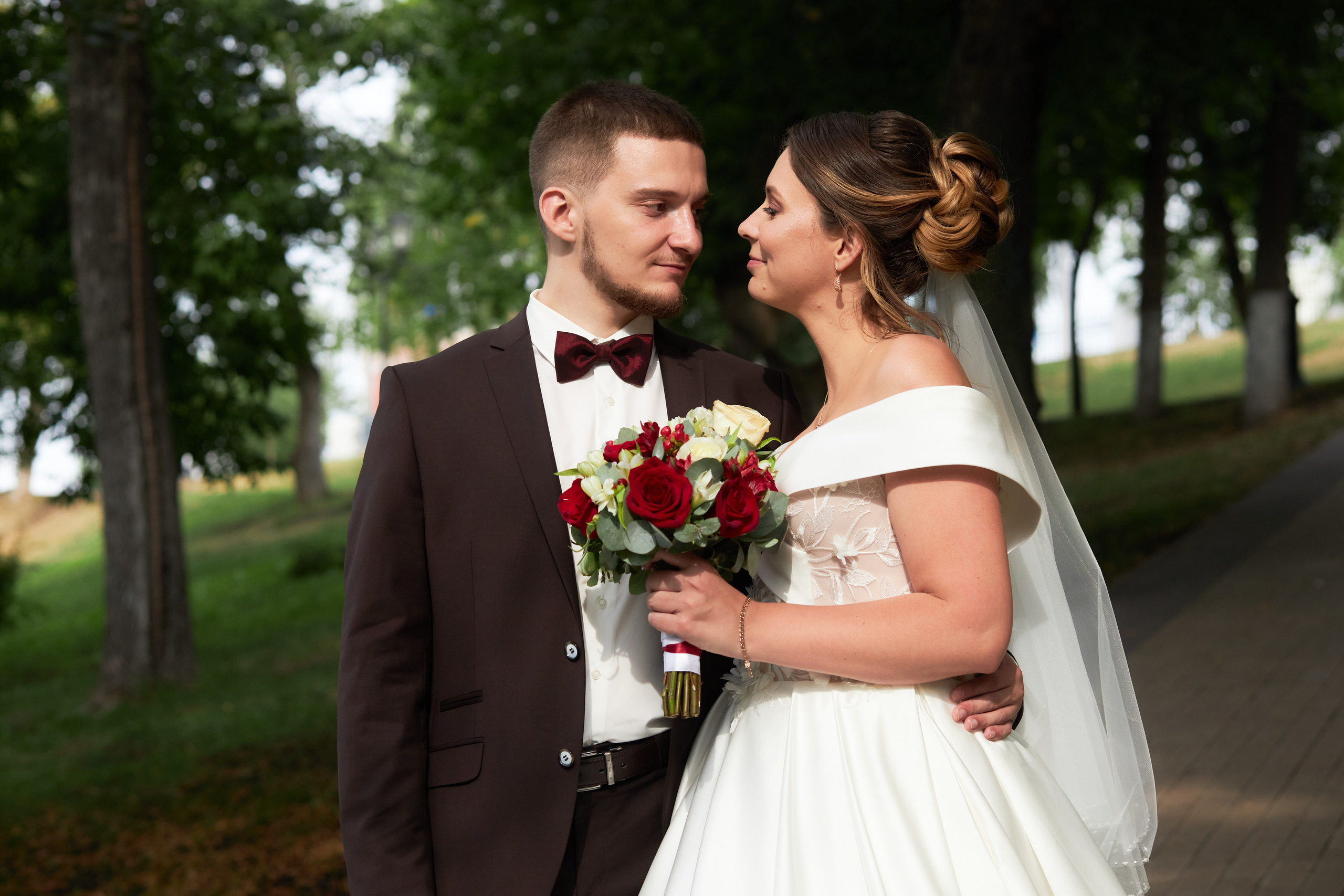 Свадебные фотографии ЗАГС, выкуп, свадебная фотосессия. Репортажные свадебные фотографии. Фотограф Олег Слеб