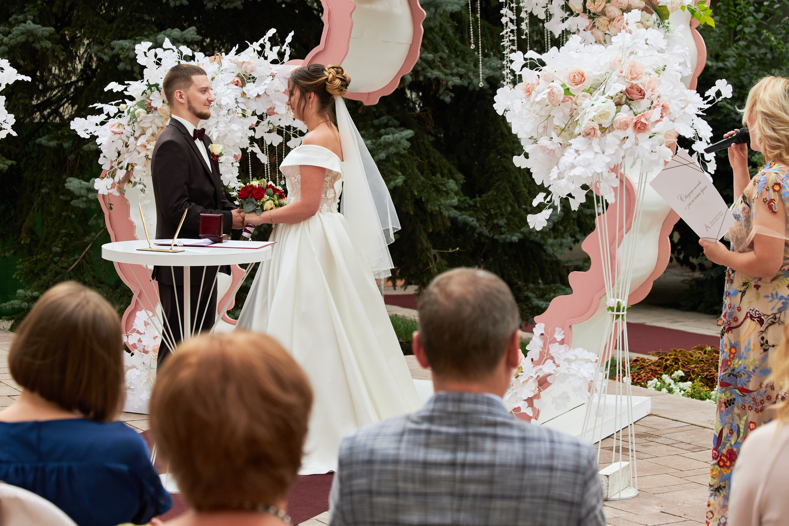 Свадебные фотографии ЗАГС, выкуп, свадебная фотосессия. Репортажные свадебные фотографии. Фотограф Олег Слеб