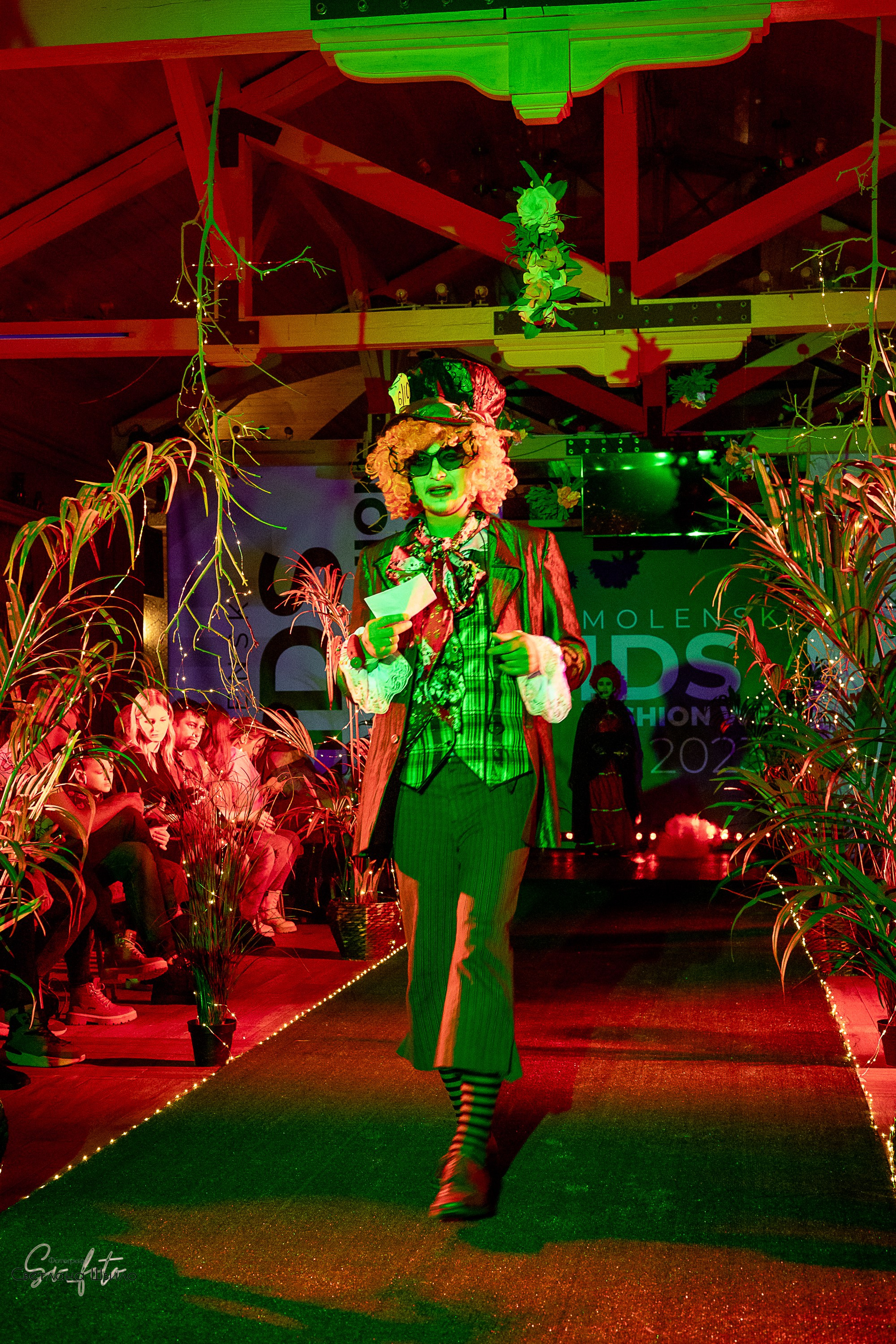 Smolensk Fashion Week_показы_ДЕНЬ 3_ФИНАЛ_Алиса в стране чудес. Главная