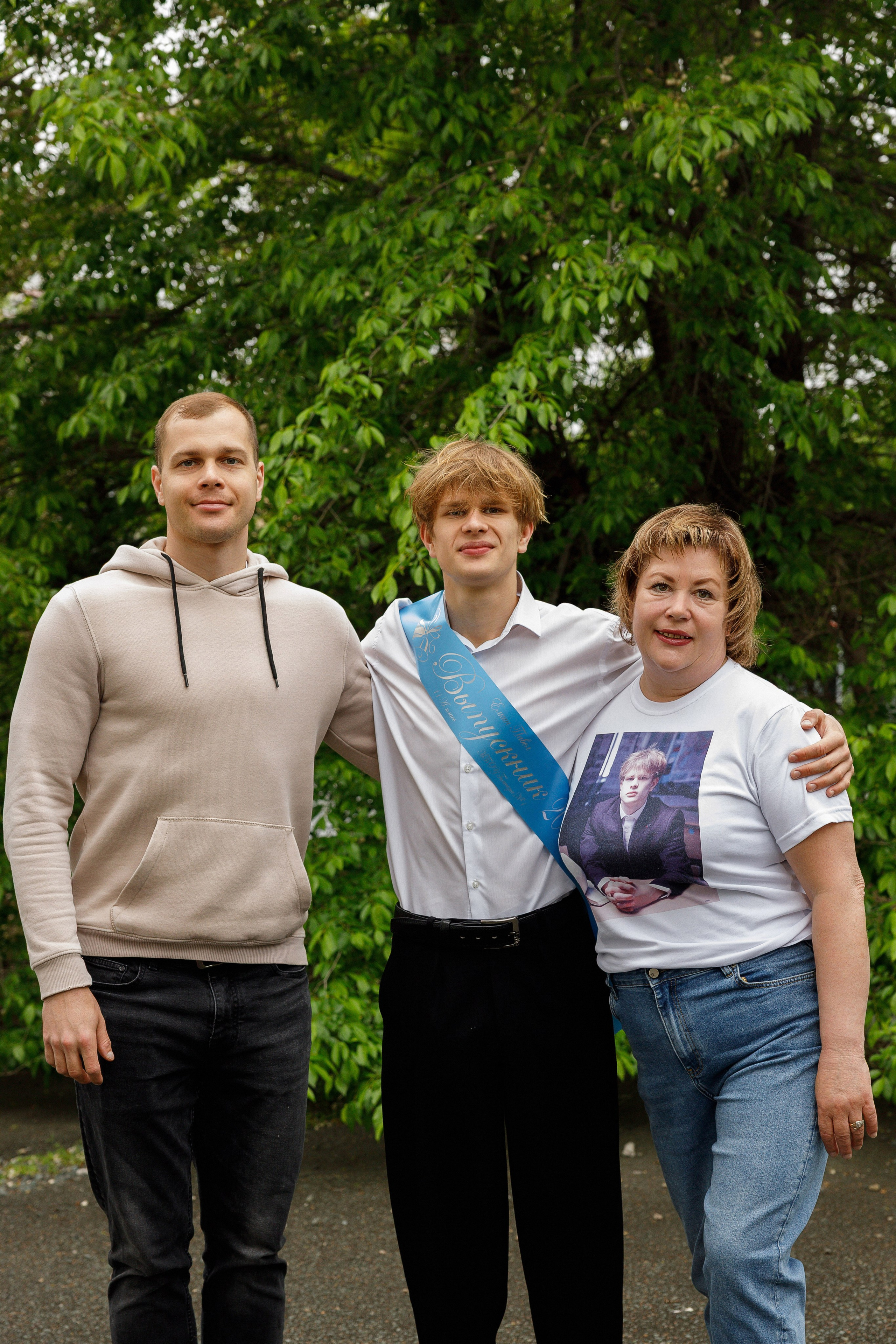 Последний звонок Гимназия Артем. Photoalbum-vl.ru
