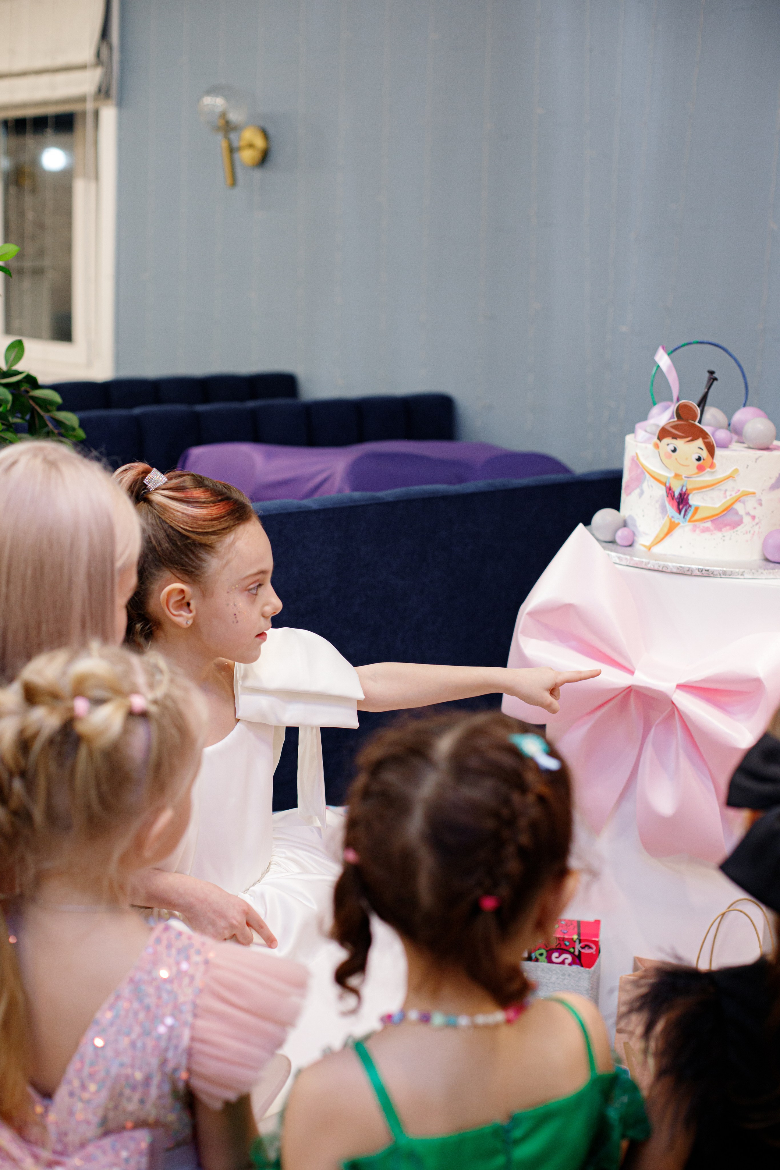 ASIA'S BIRTHDAY PARTY. Photokarish