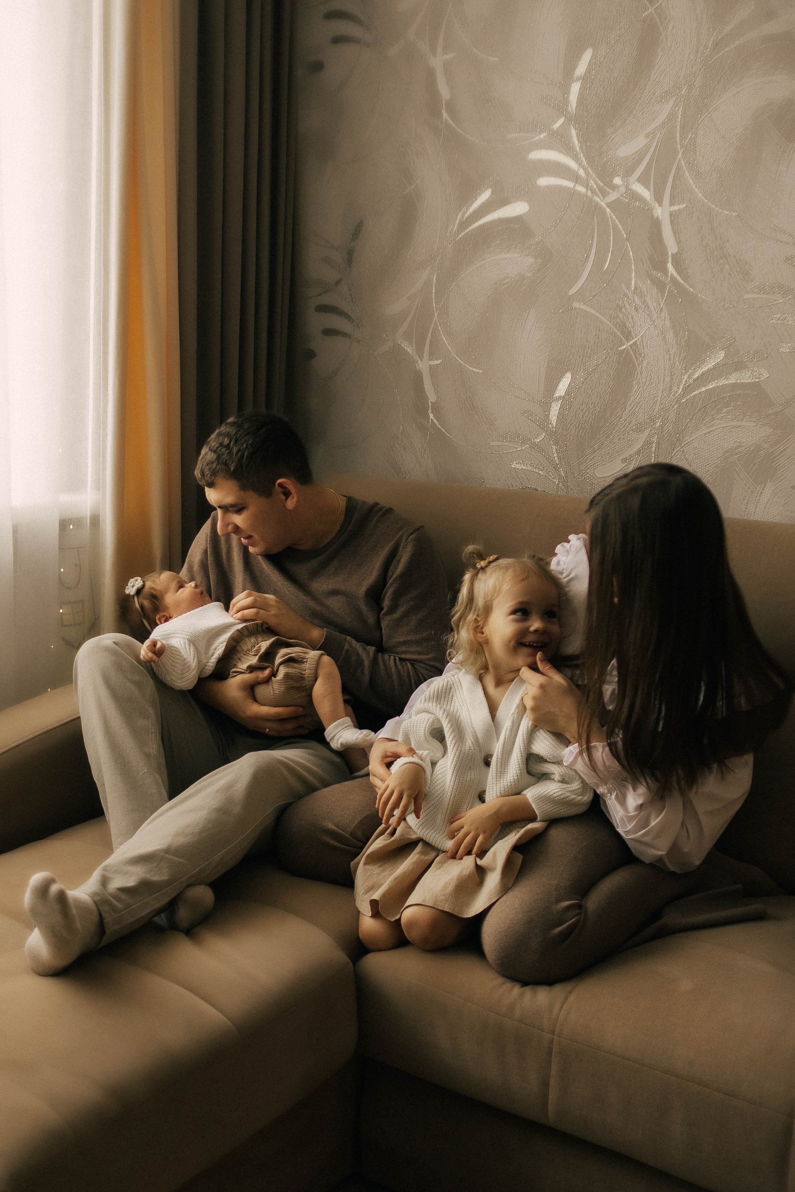 Анастасия, Андрей, Ариша и Анюта. Главная