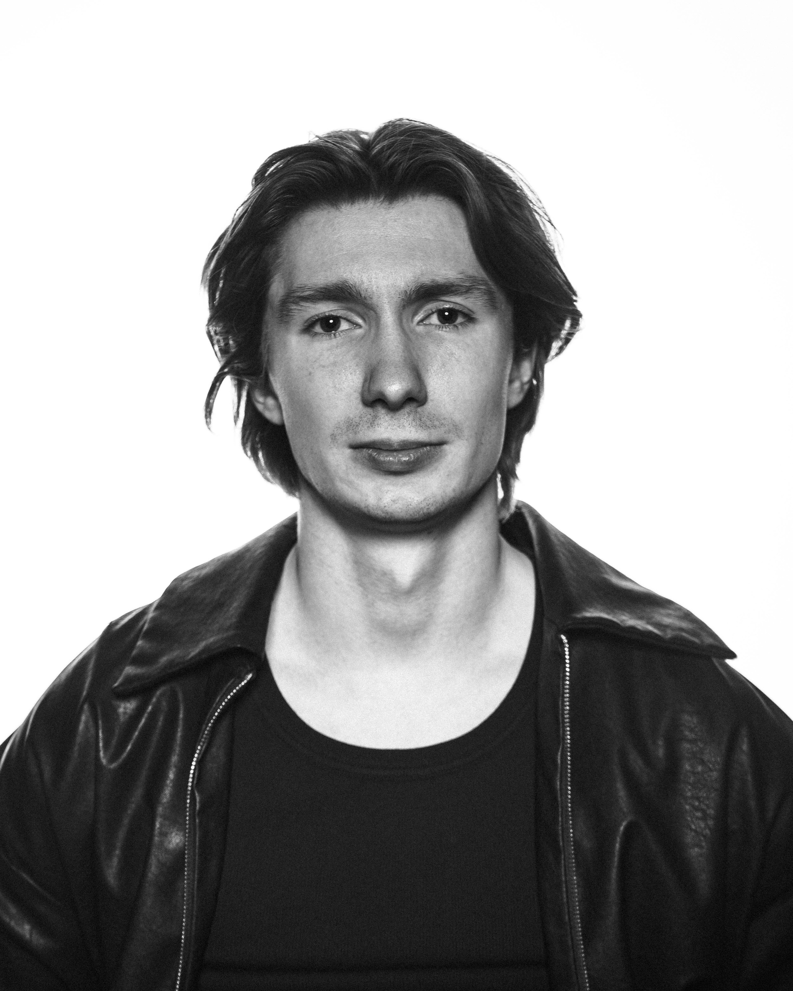 Студийная фотосессия со светом. Портретный фотограф в Москве и Чебоксарах Артём Васильев