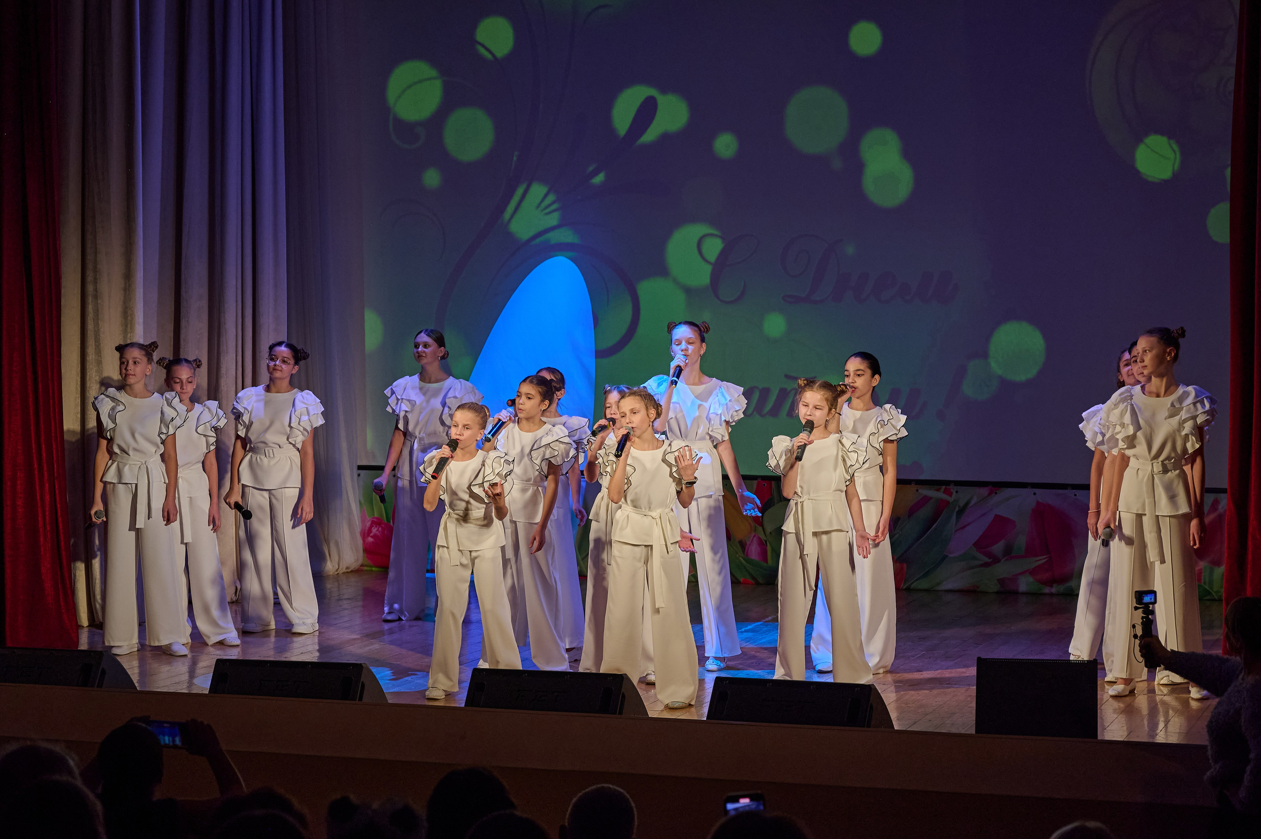 День матери. Кабардинка. Жизнь курорта Кабардинка в фотографиях