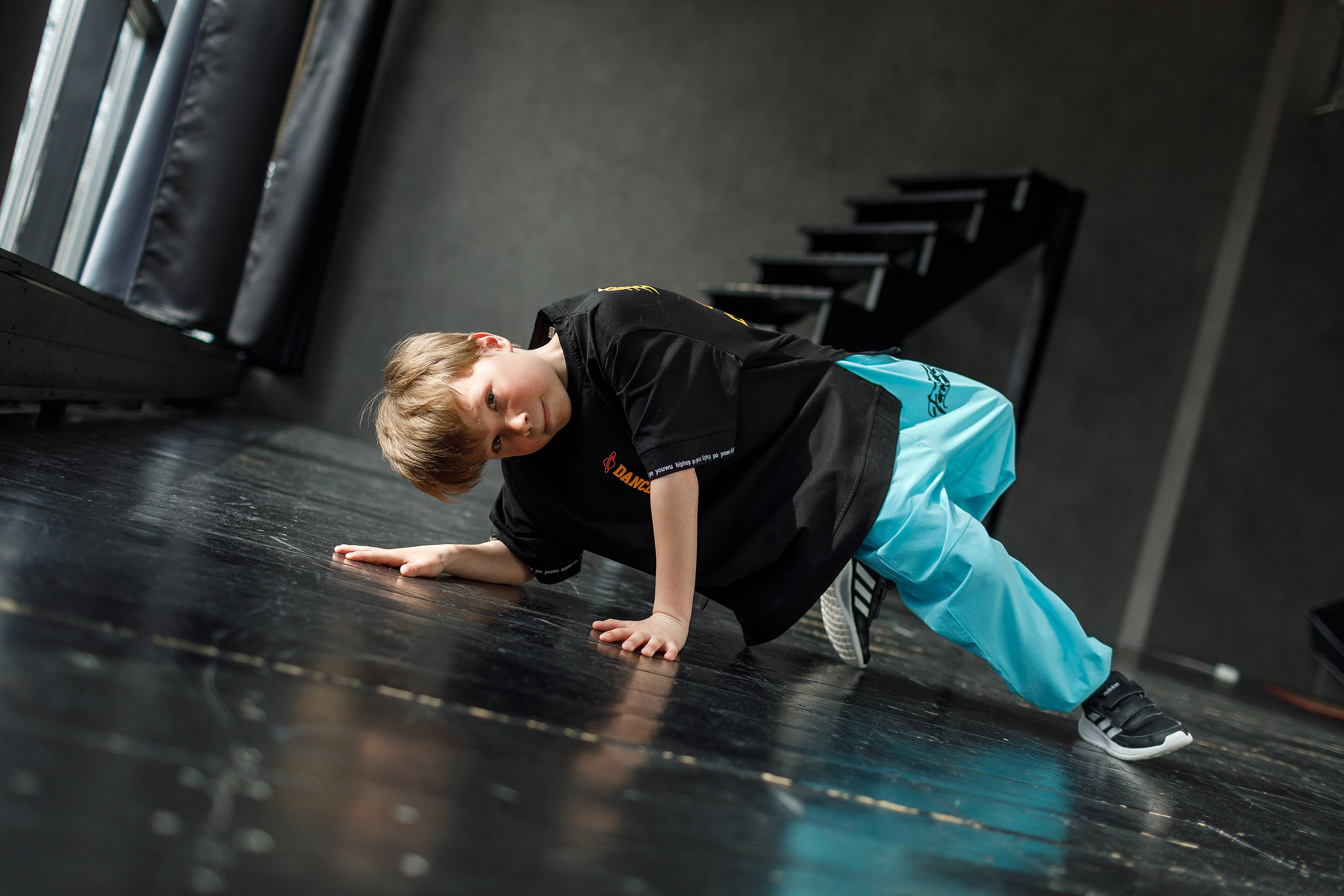 Фотосессия студии танцев. Профессиональный фотограф в Новосибирске