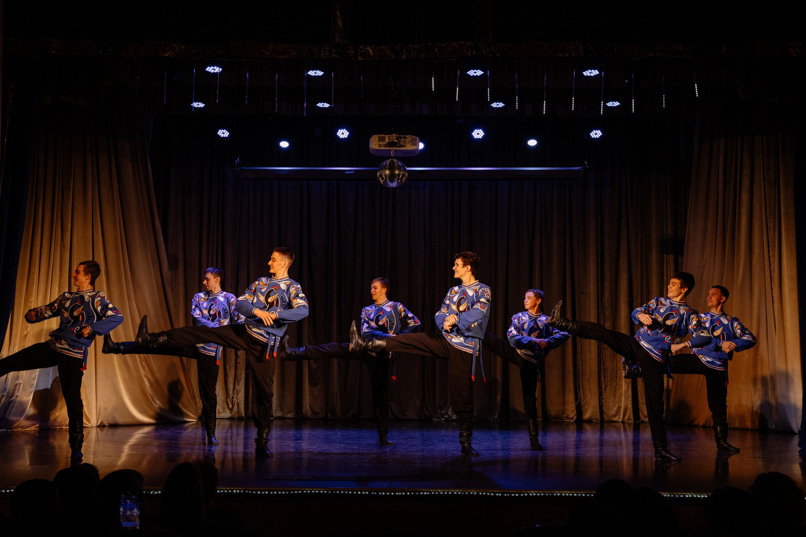 Сибирские узоры ДК Ефремова. Фотограф Юлия Мальцева