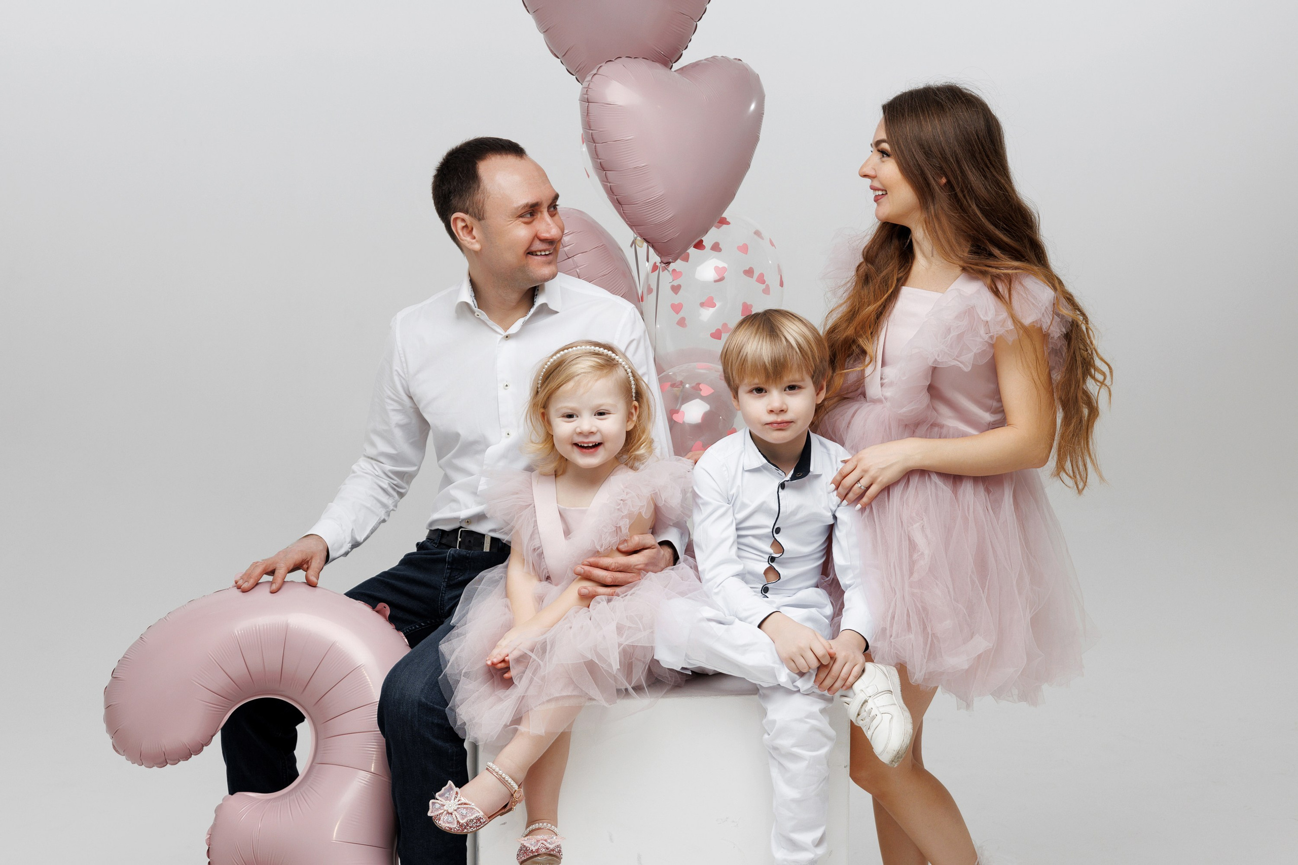 Съемка Дня Рождения Алисы в фотостудии CROSS-STUDIO зал IDEAL. Свадебный и семейный фотограф в Москве и МО Елена Агапова