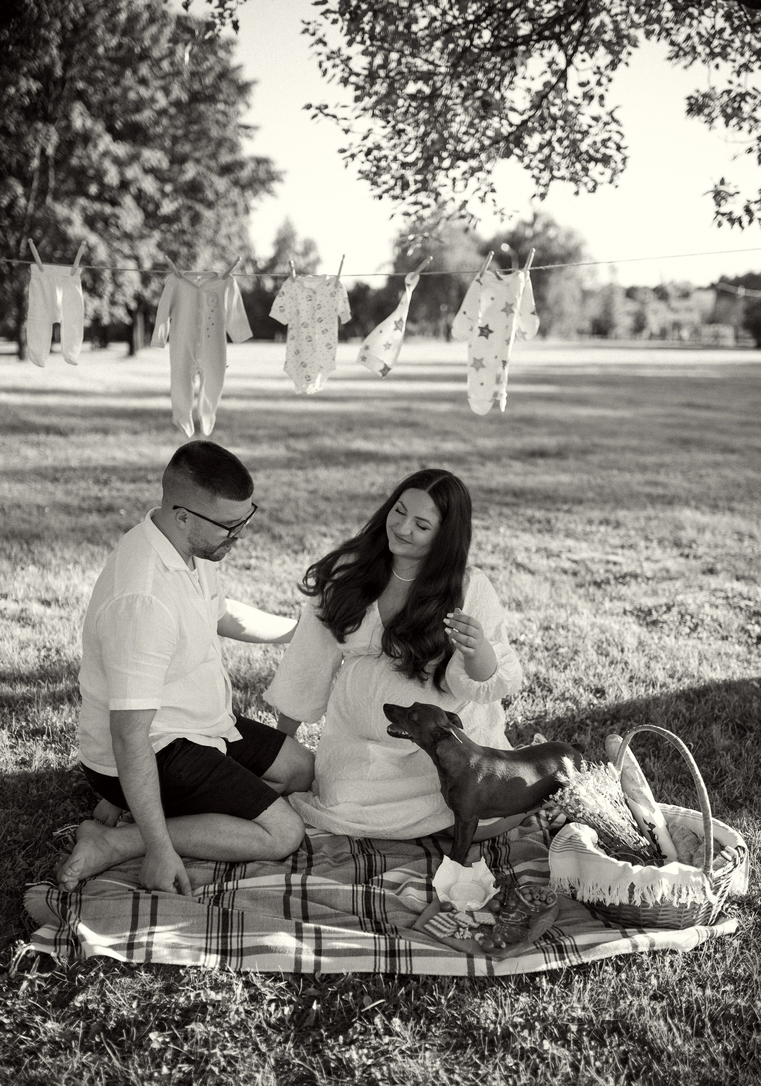 Фотосессия беременности на природе в парке Москвы. Семейная фотосессия Бутово Москва фотограф Алина Морщагина