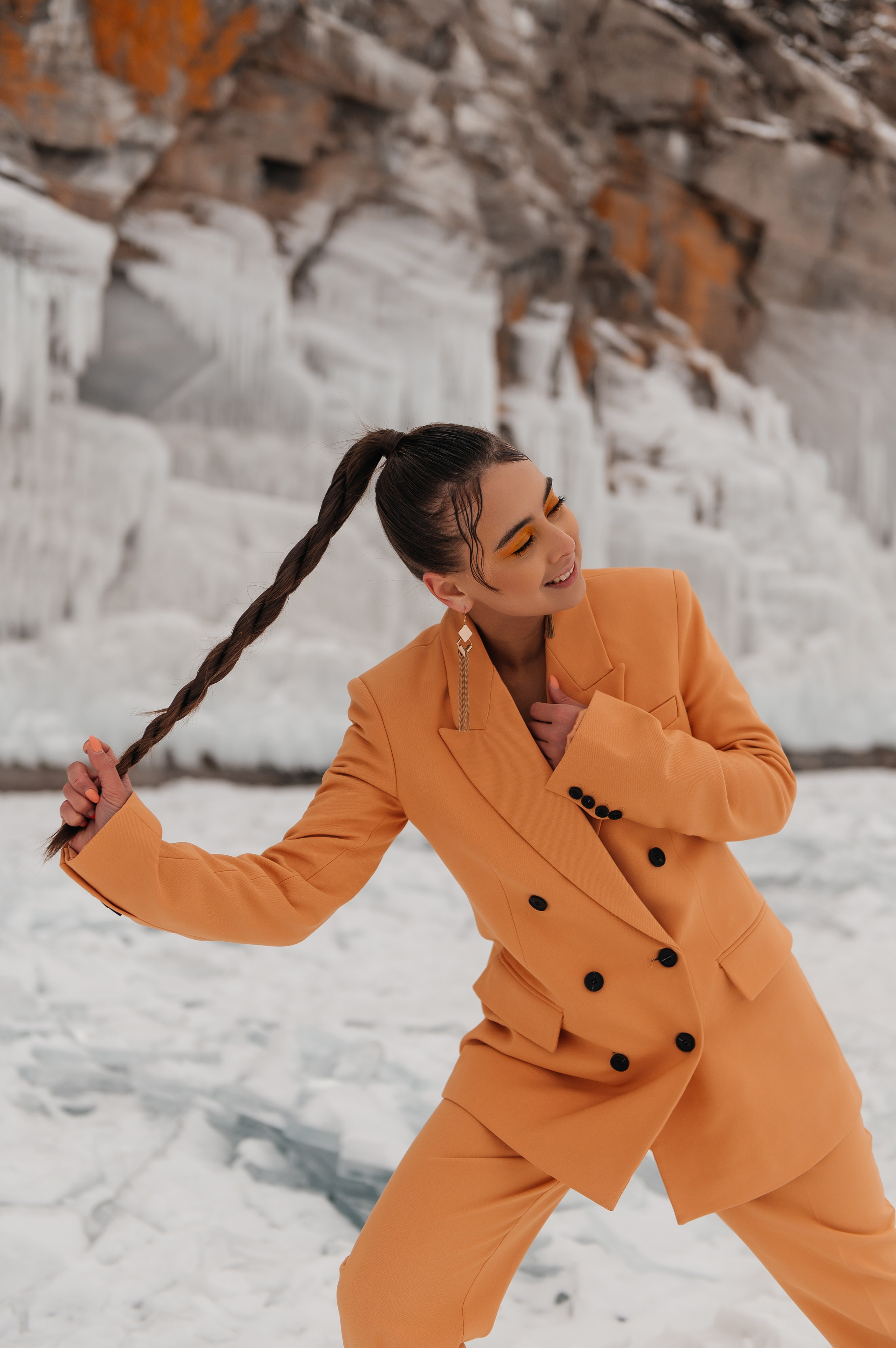 Женская съемка на Байкале. Фотограф Москва и Видеограф Москва