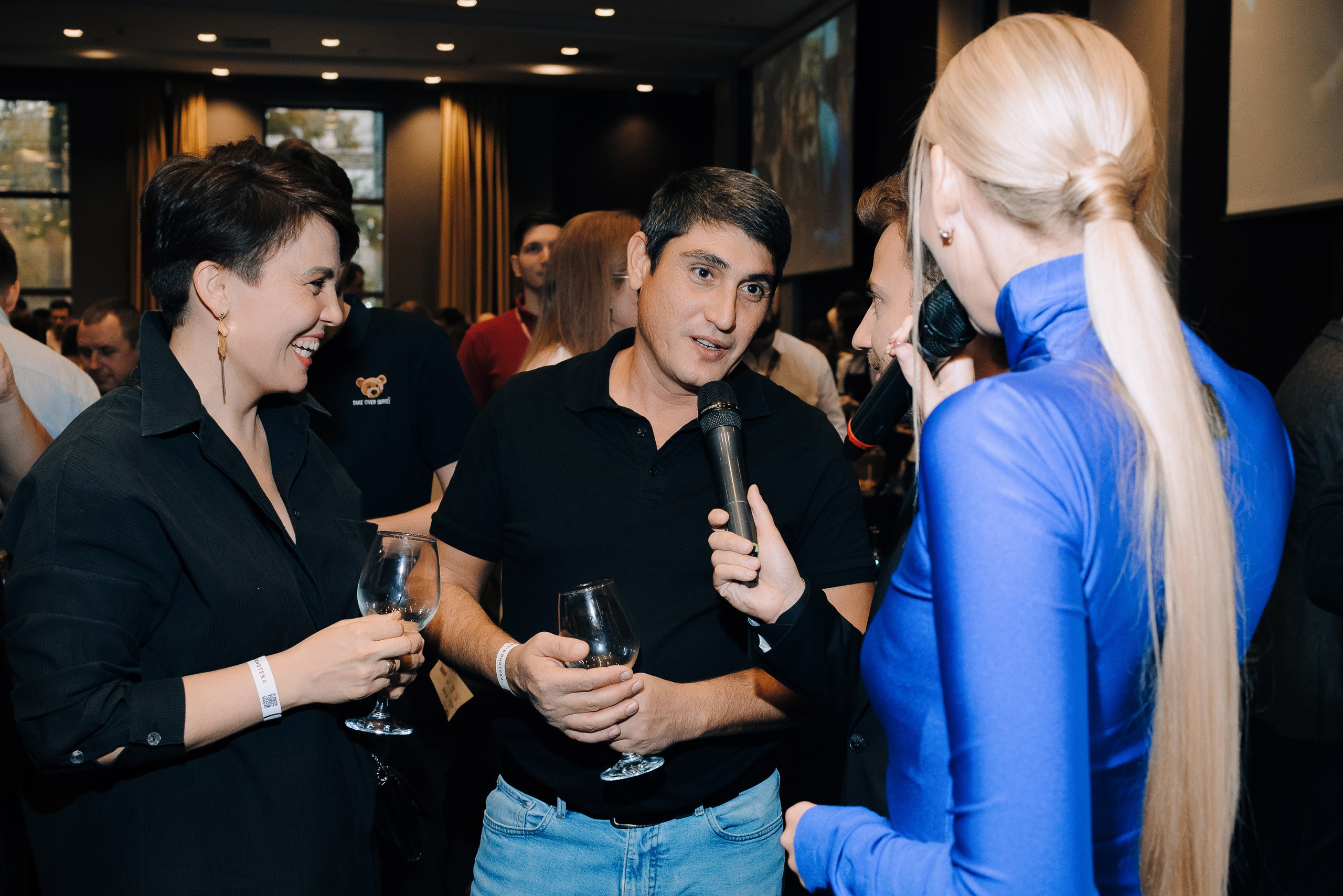 ФЕСТИВАЛЬ ВИНА И КРЕПКИХ НАПИТКОВ МАВТ-ВИНОТЕКА. Репортажный фотограф Зуев Роман г. Челябинск