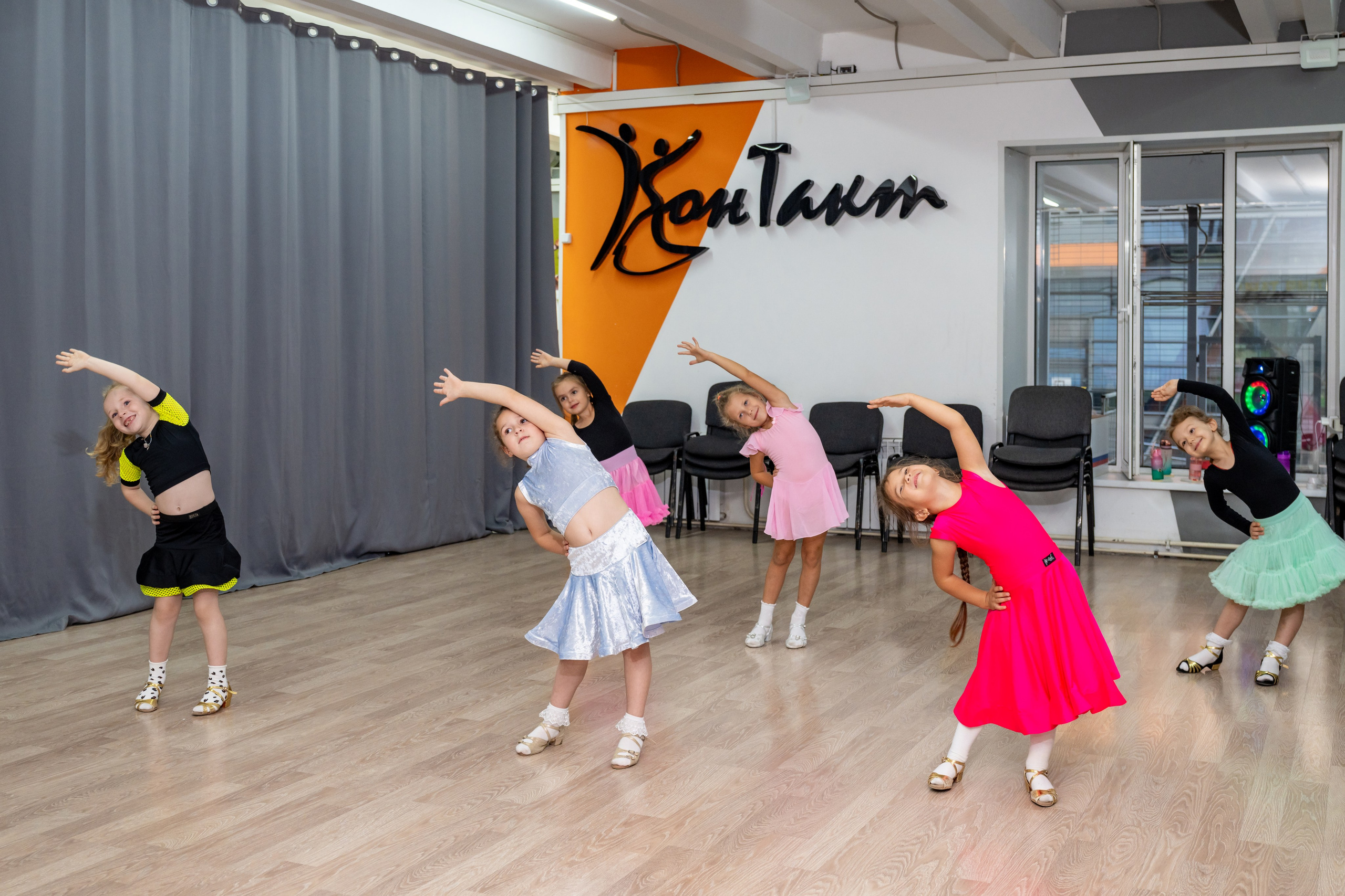 Группа 3-6 лет первый и второй год обучения. КонТакт — спортивные бальные танцы в Москве