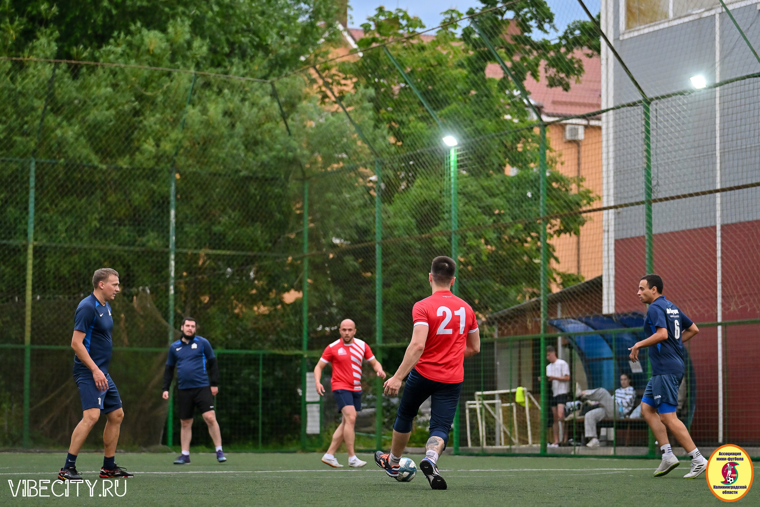ИГРЫ МИНИ-ФУТБОЛЬНОЙ И КОРПОРАТИВНОЙ ЛИГИ. VIBECITY.RU Вайб Сити Ру Фоторепортажи Фотоотчеты Калининград