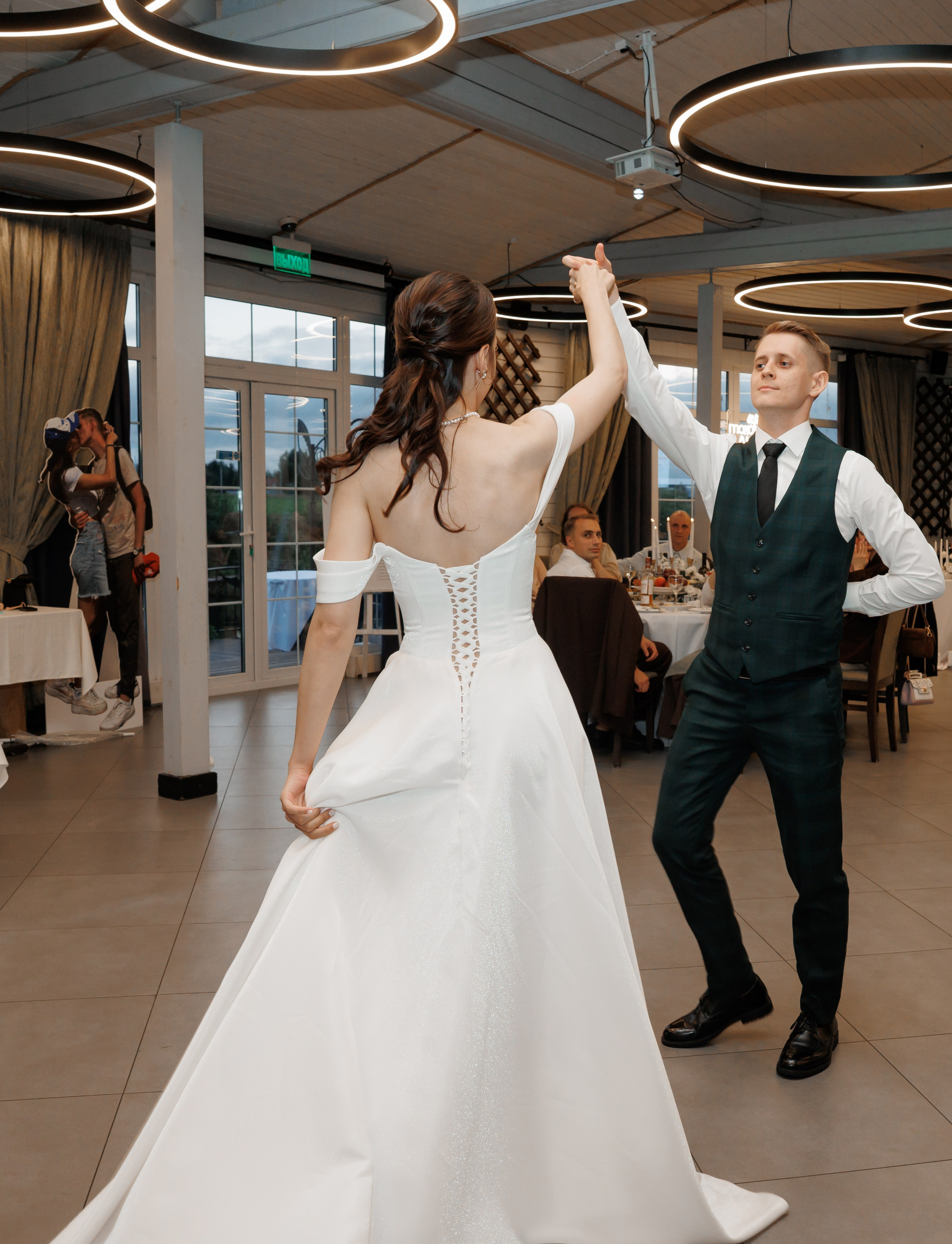 Регистрация в отеле Fish Point, ЗАГС Бутово, прогулка в Остафьево. Свадебный и репортажный фотограф (Москва, Королев и другие)