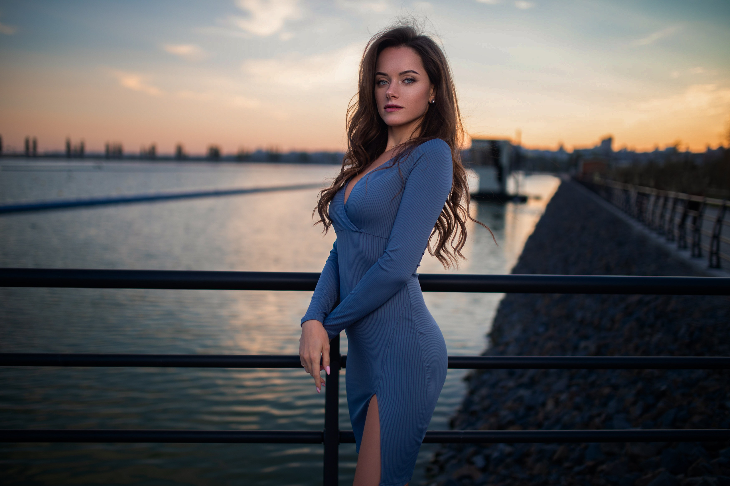 Вечерняя съемка с Екатериной на берегу реки в формате для «себя»