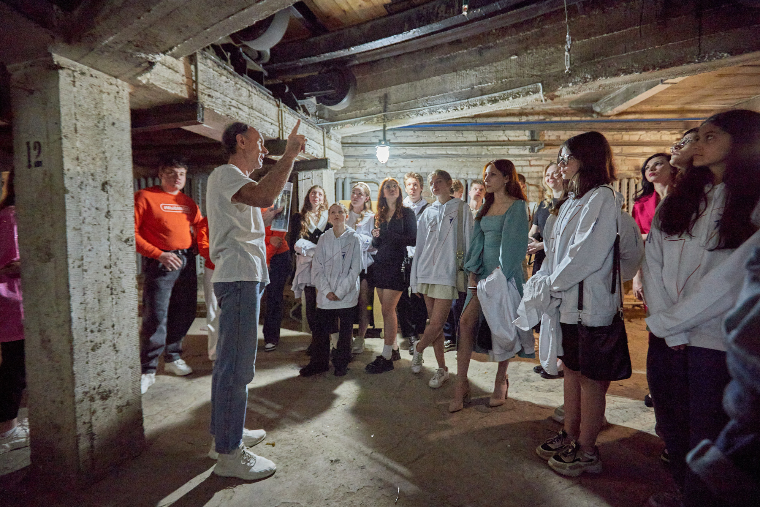 Экскурсия в театре. Фотограф Юлия Маринина