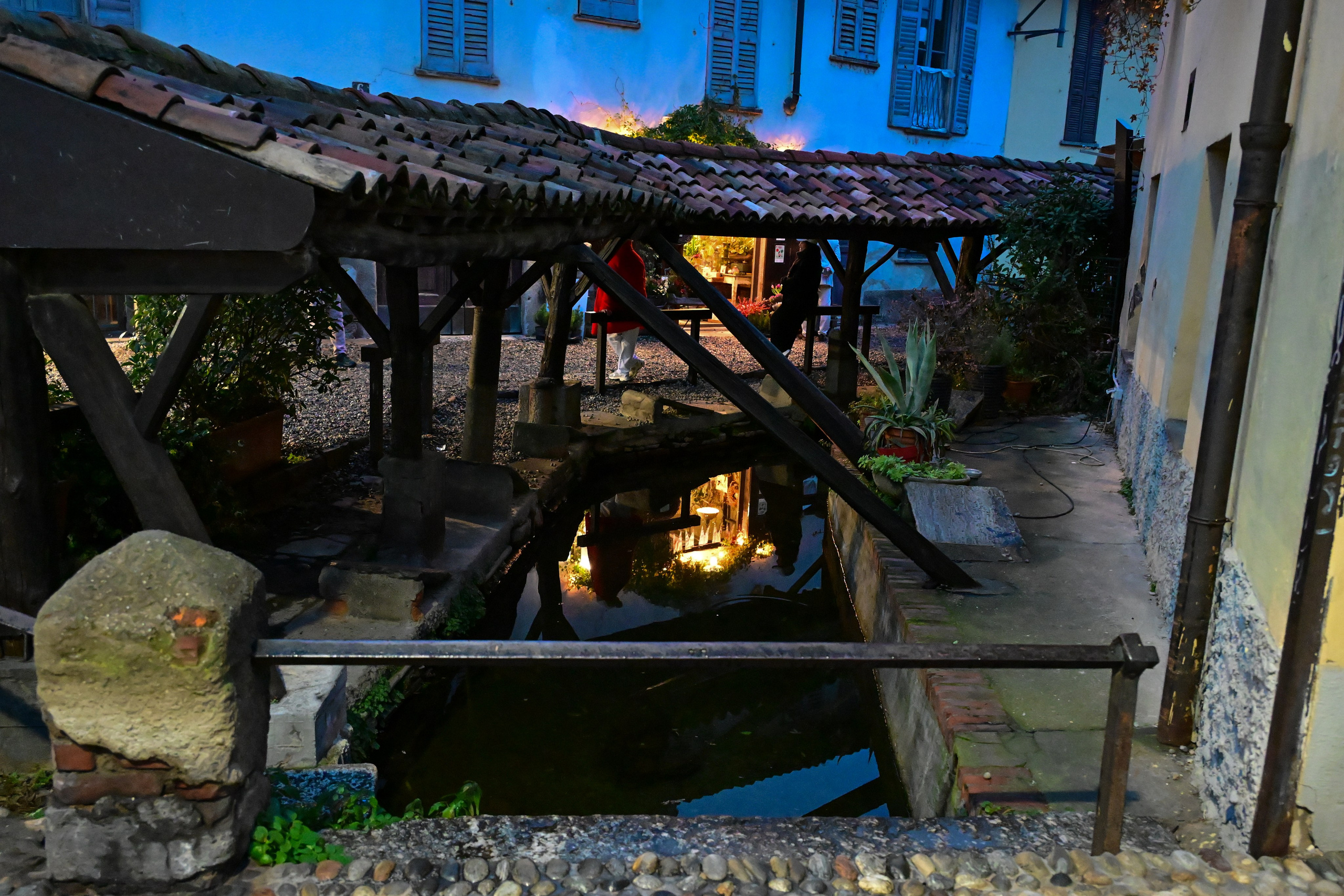 Milano: Navigli, City, Trams. Фотограф Минск