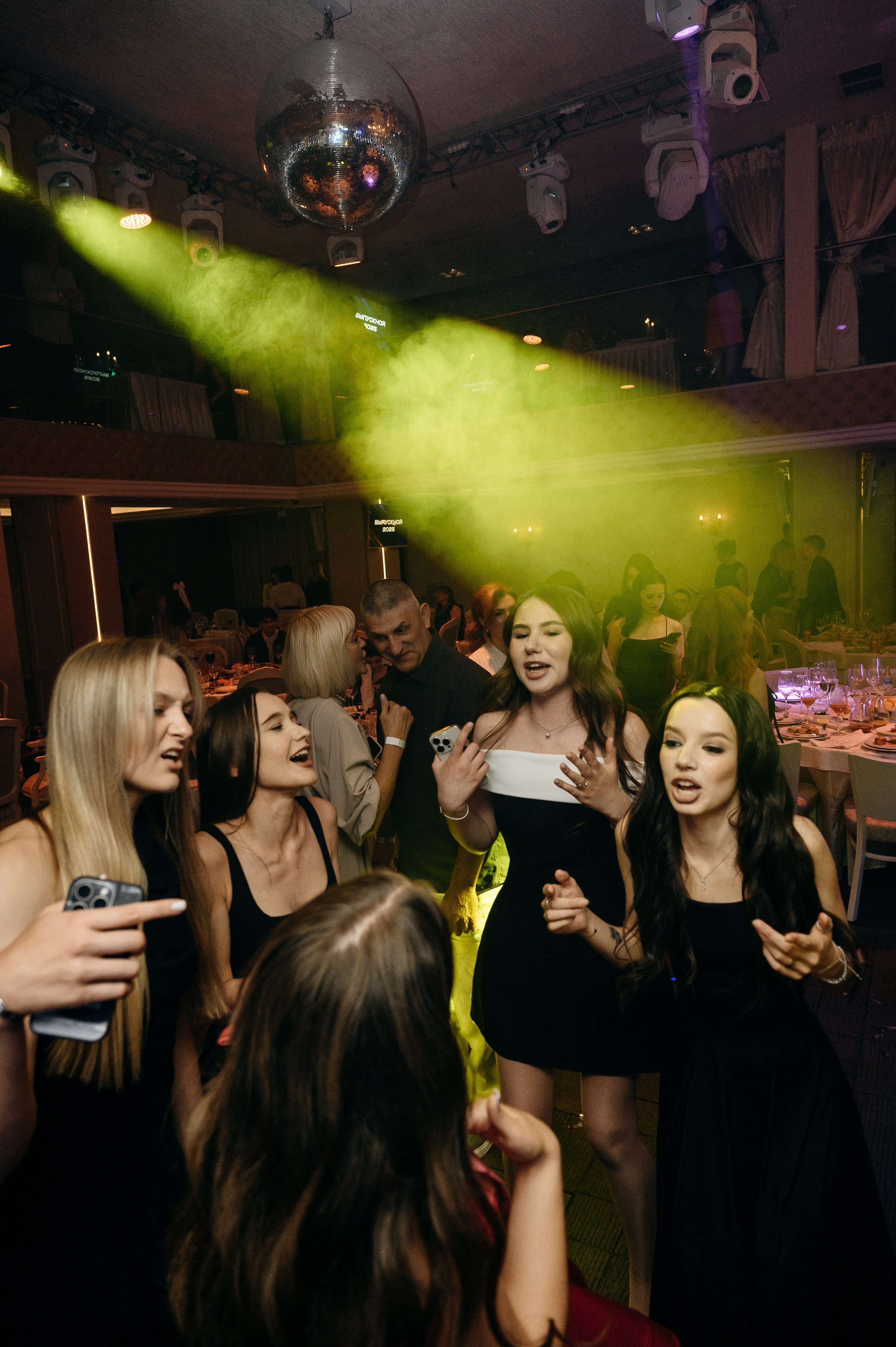 OneginHall выпускной 2025. Свадебный фотограф в Красноярске