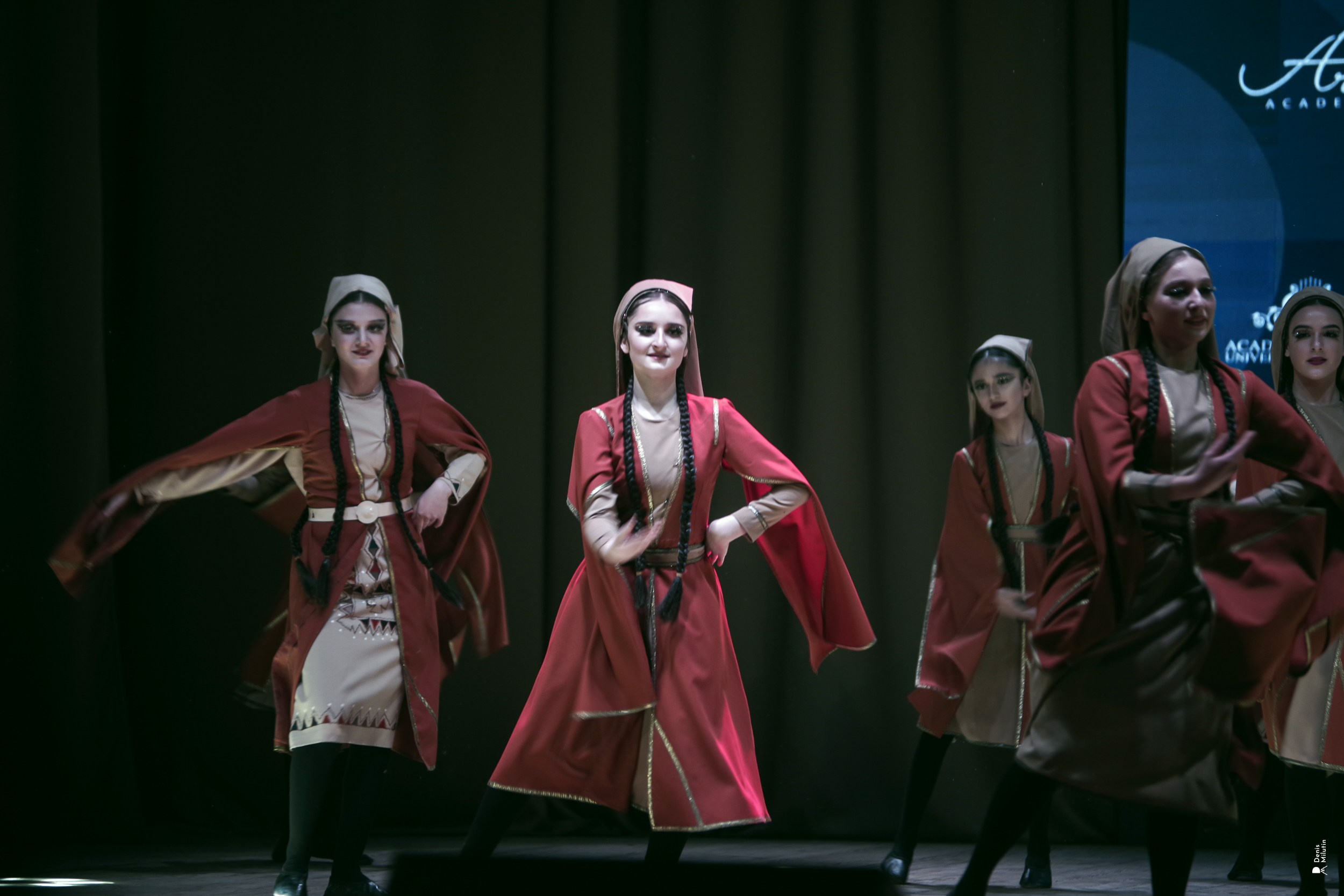 Танцы в Хоби. Портретный фотограф Денис Милютин