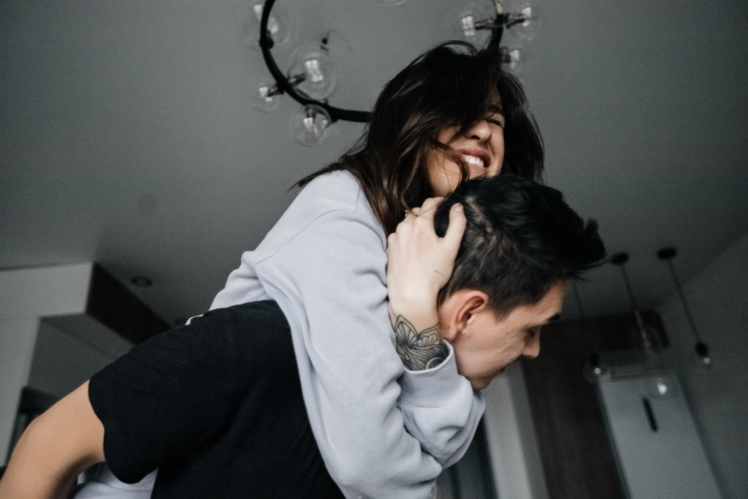 Уютный семейный вечер. Свадебный фотограф Барнаул Алексей Павлов