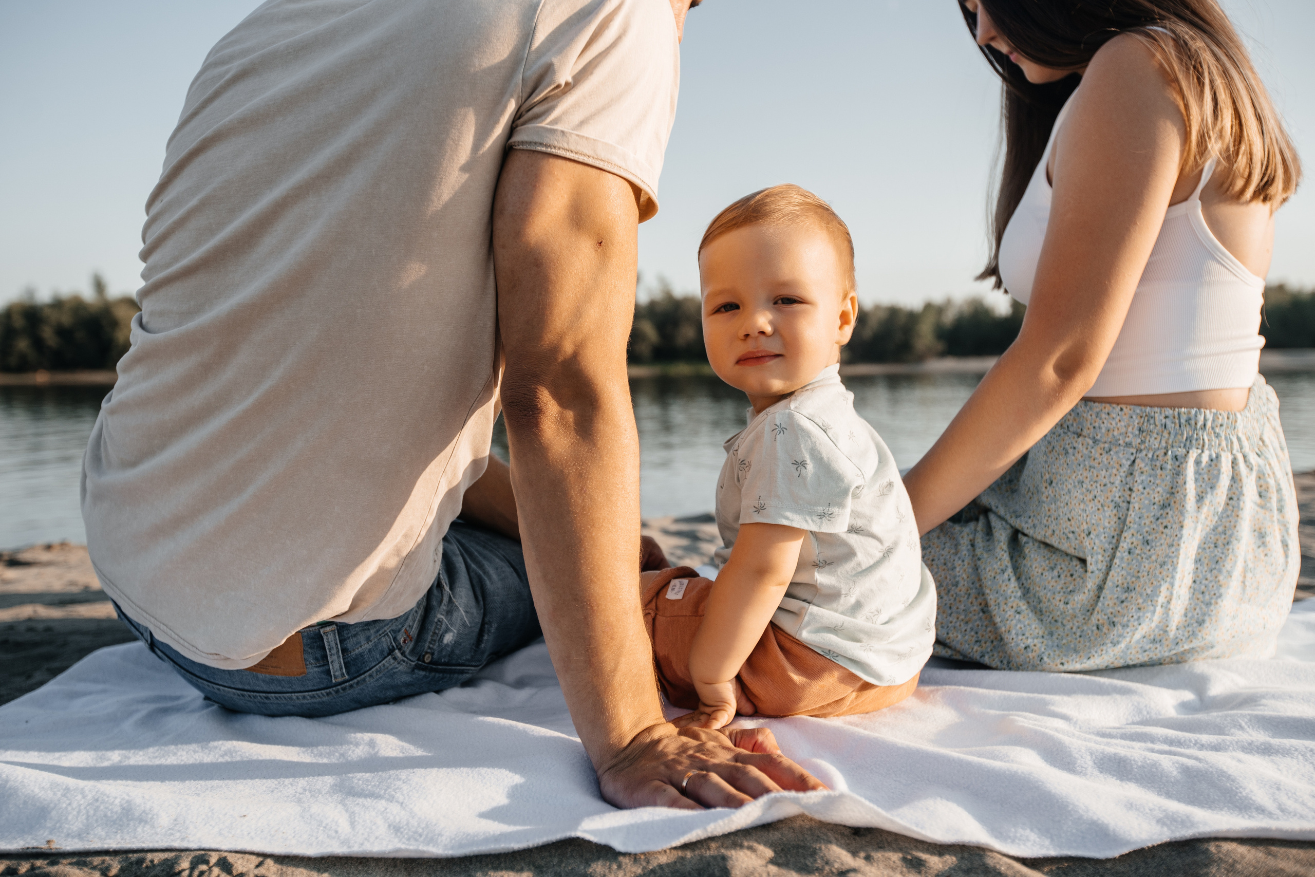 Семейный вечер на берегу