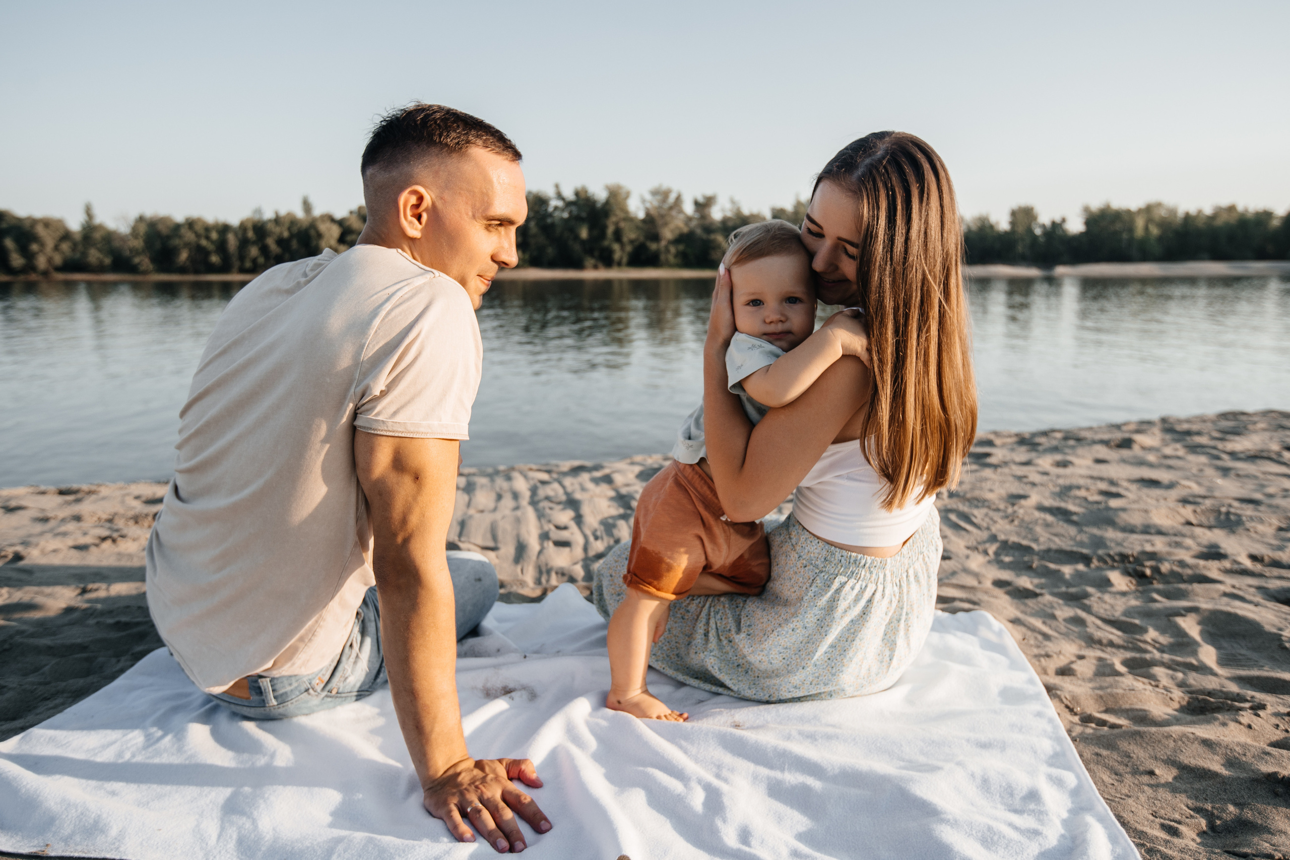 Семейный вечер на берегу