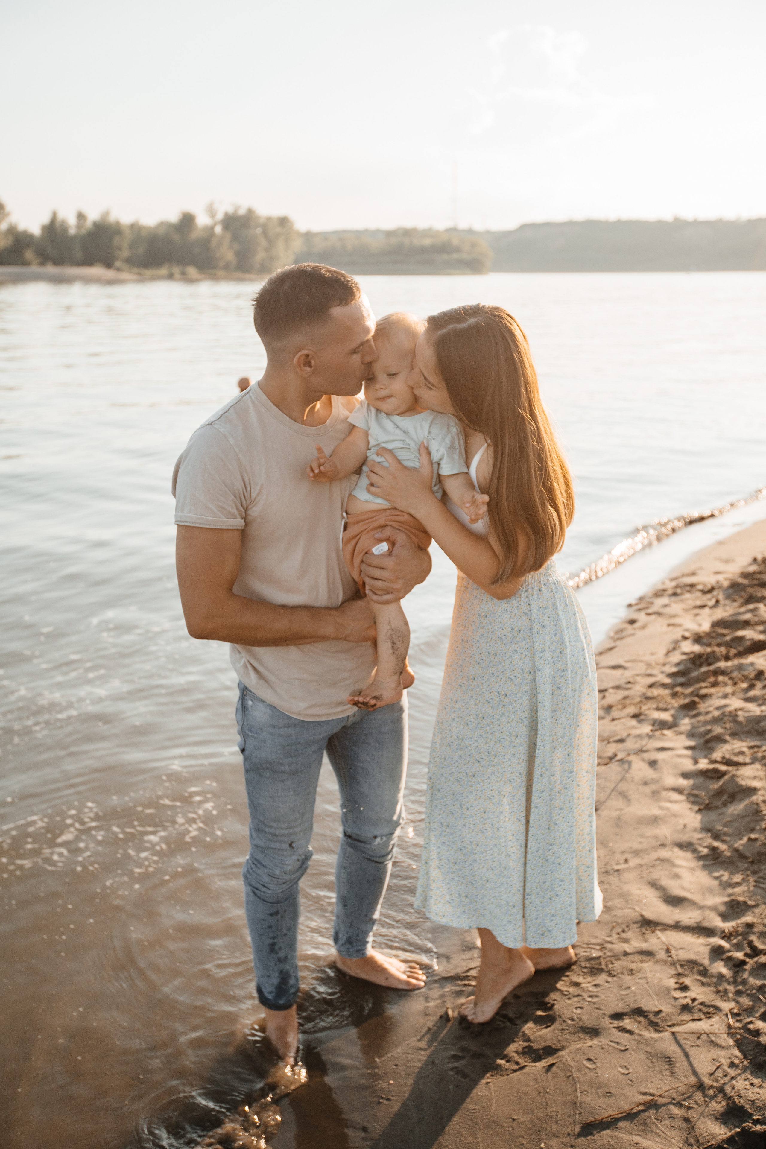 Семейный вечер на берегу