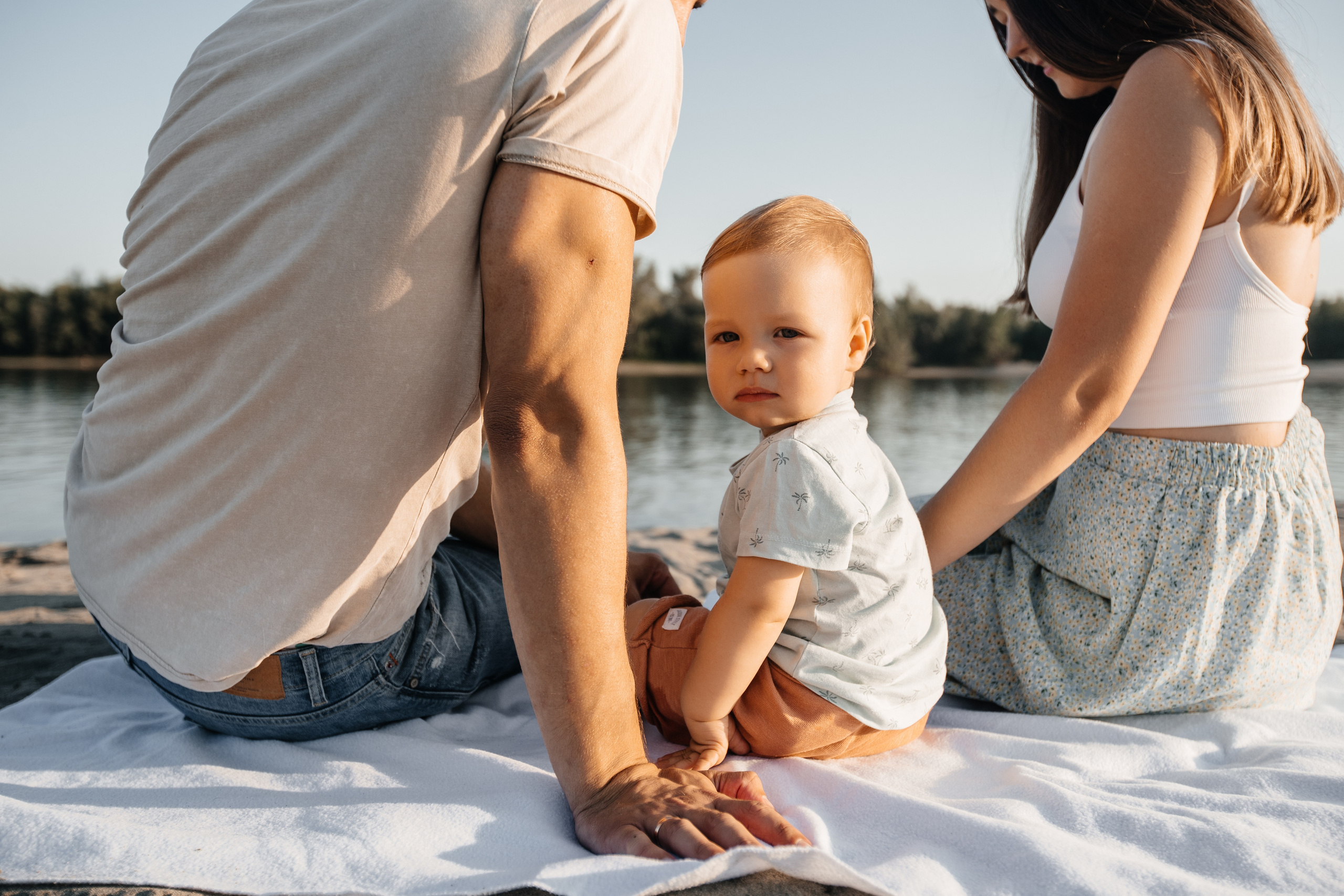 Семейный вечер на берегу