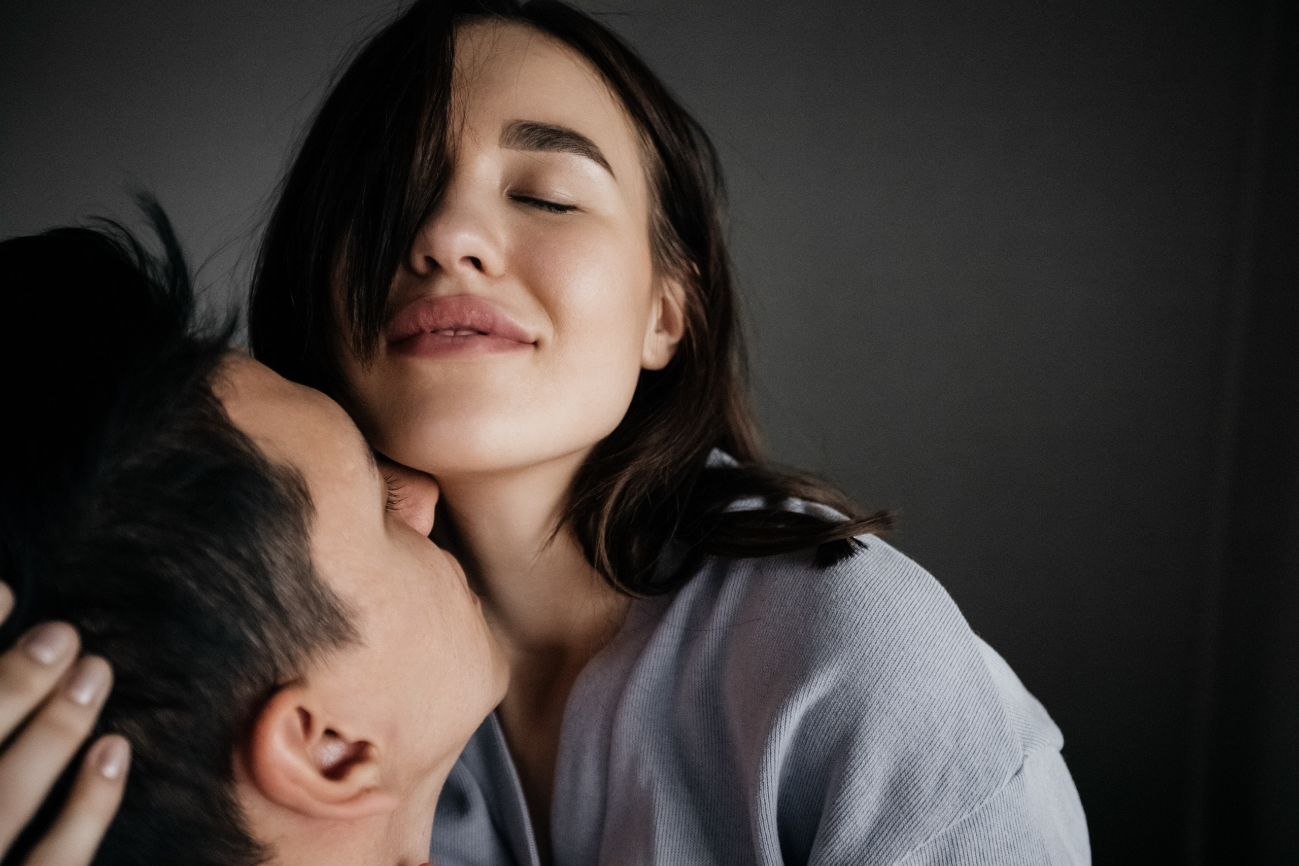 Уютный семейный вечер. Свадебный фотограф Барнаул Алексей Павлов