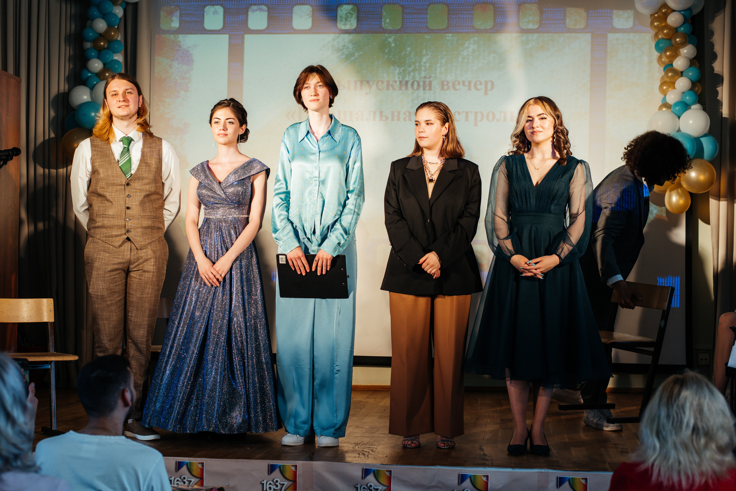 1637 пз. Выпускные альбомы в Подольске Москве и МО