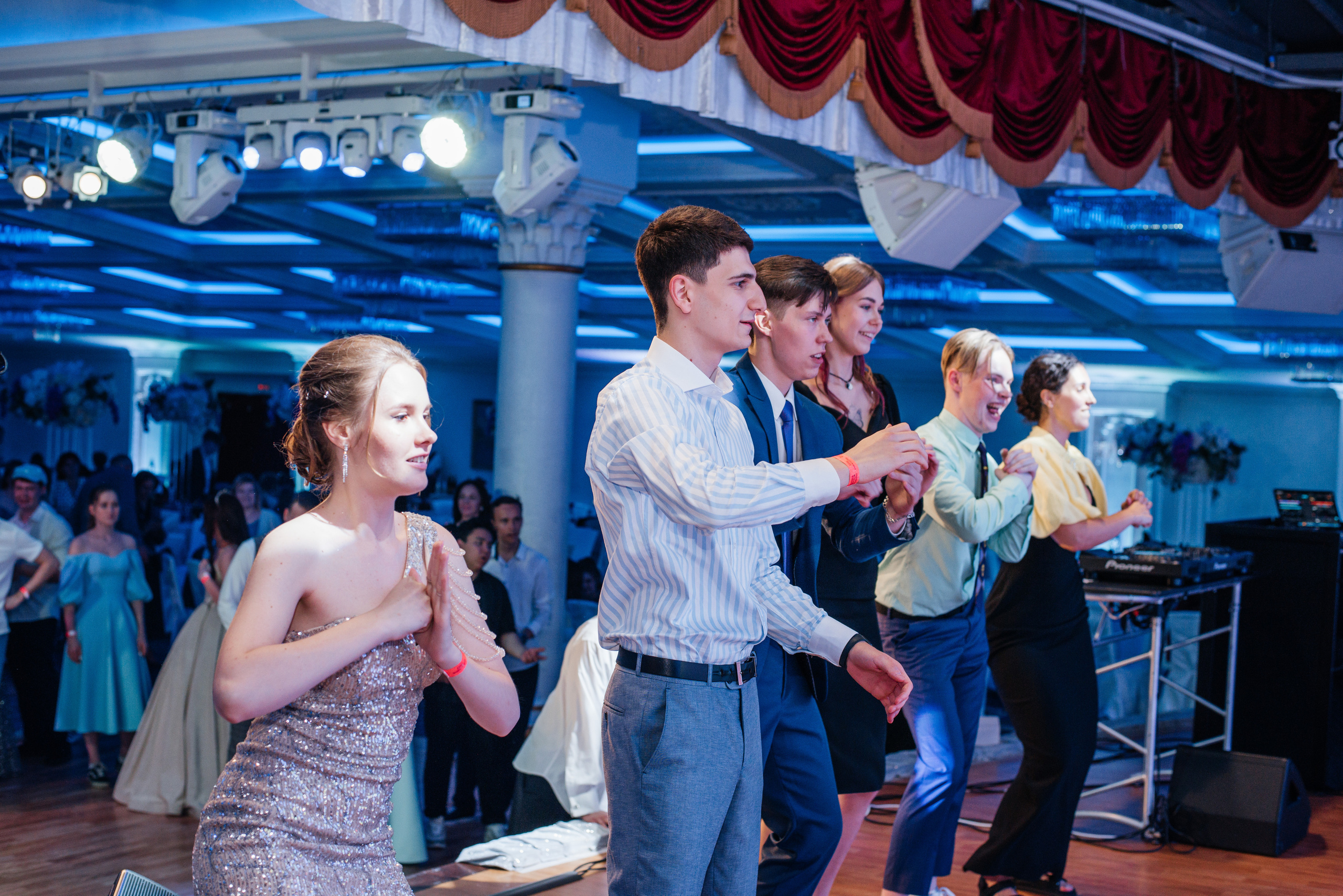 1637 банкет. Выпускные альбомы в Подольске Москве и МО