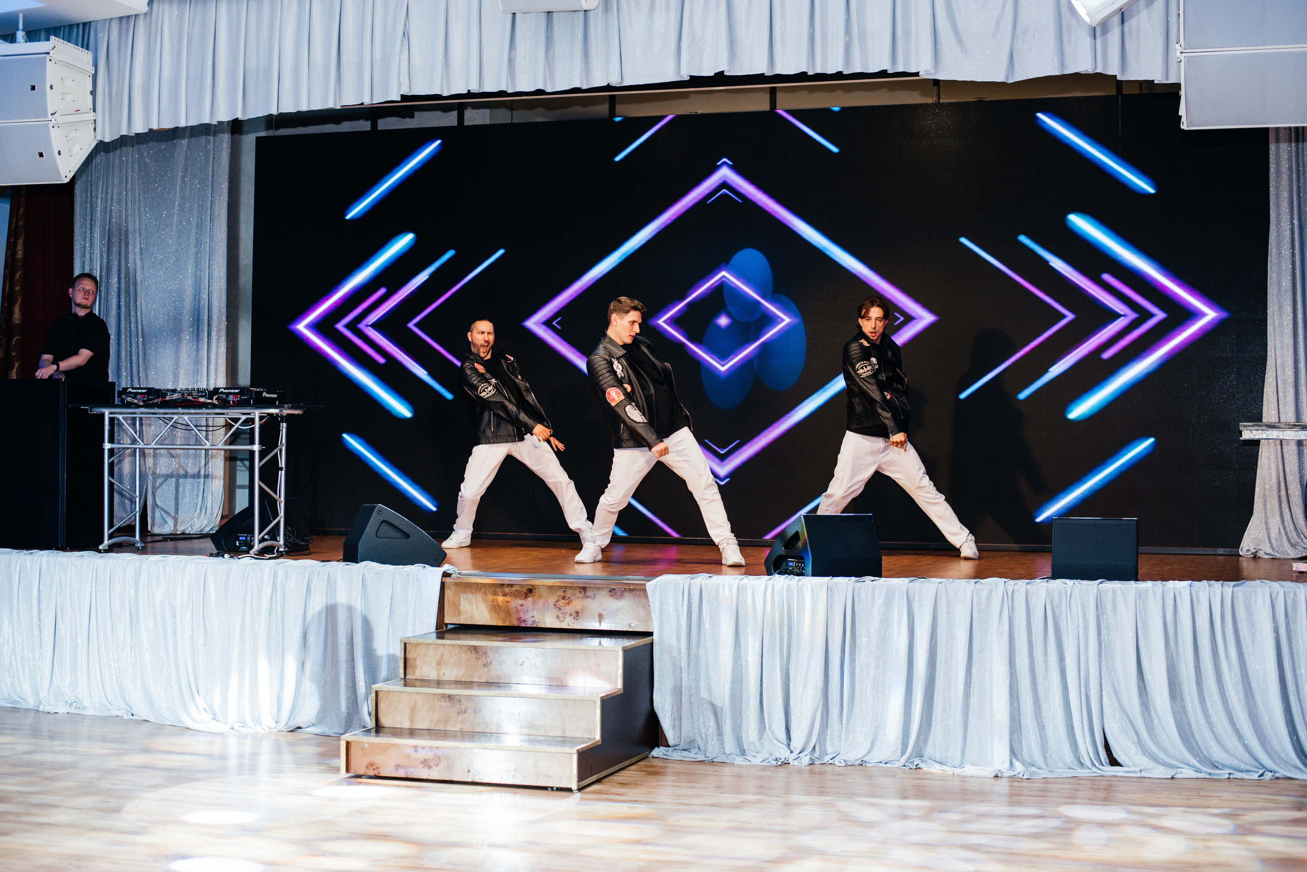 1637 банкет. Выпускные альбомы в Подольске Москве и МО