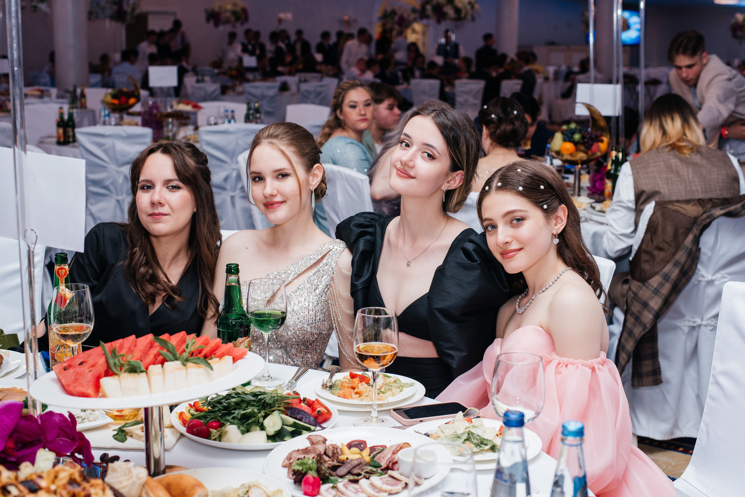 1637 банкет. Выпускные альбомы в Подольске Москве и МО