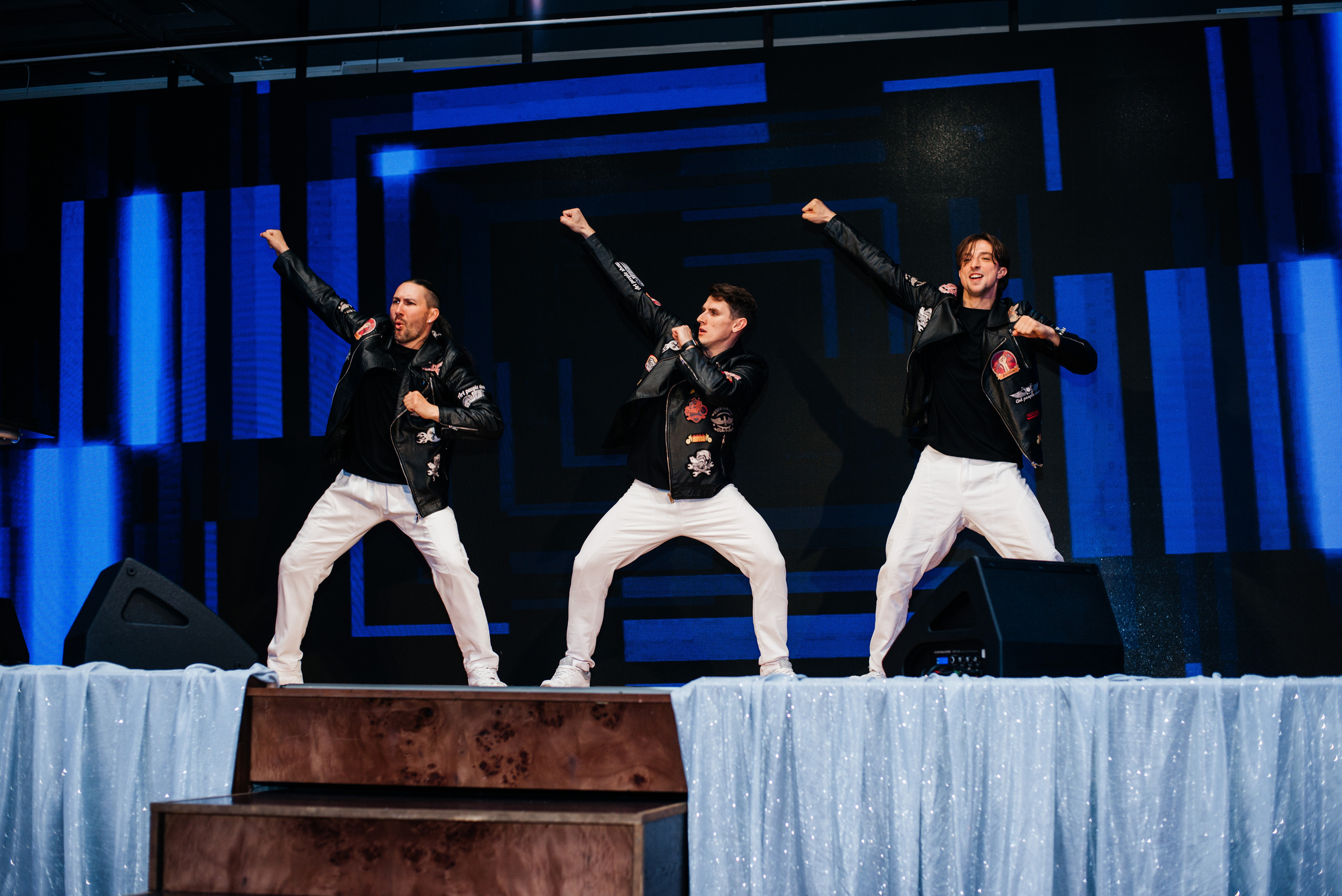 1637 банкет. Выпускные альбомы в Подольске Москве и МО