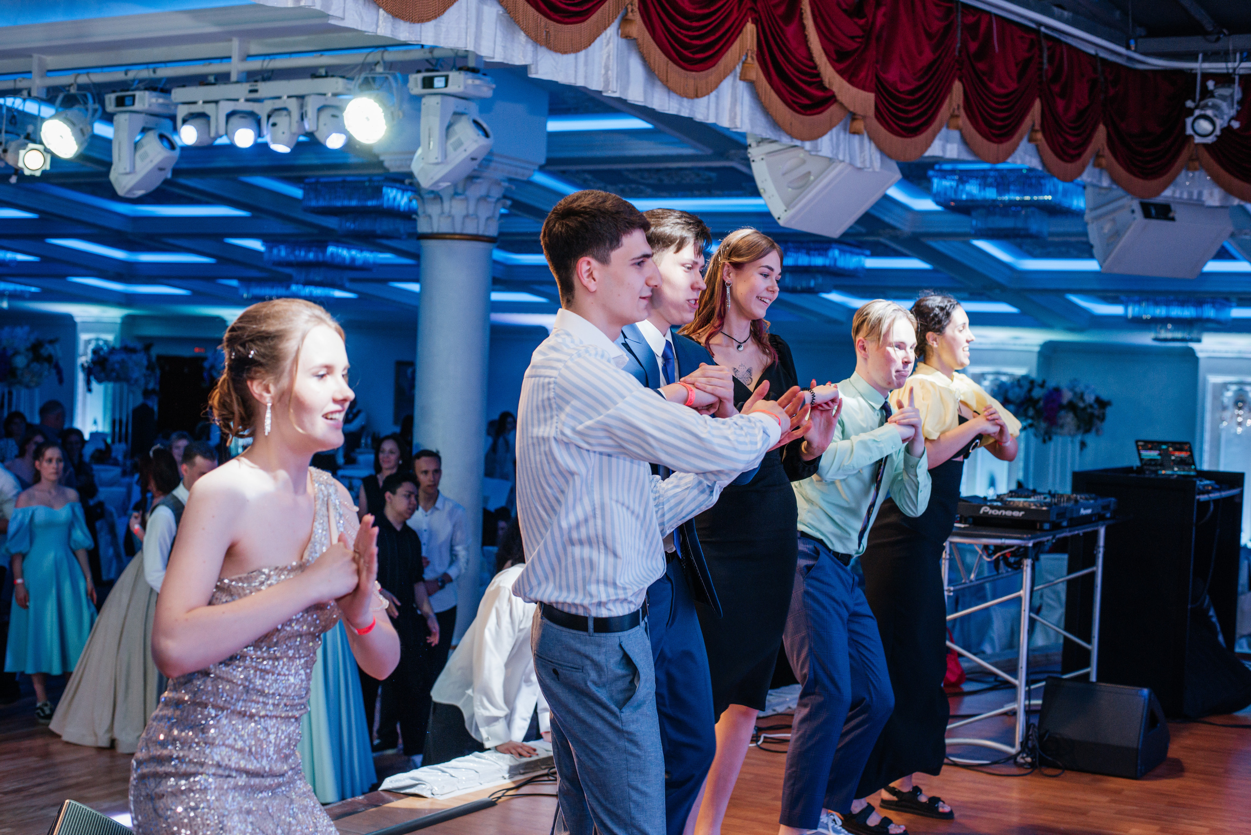 1637 банкет. Выпускные альбомы в Подольске Москве и МО