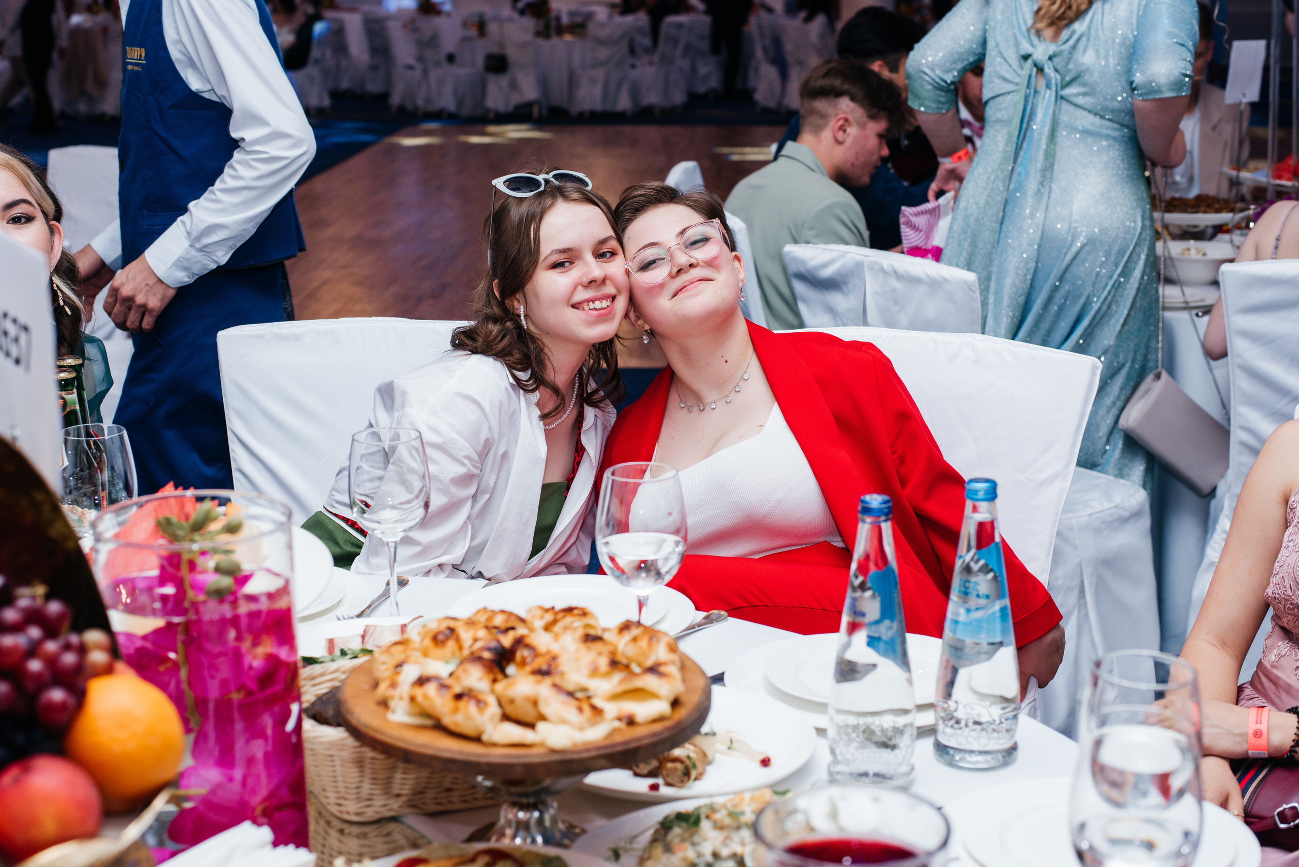 1637 банкет. Выпускные альбомы в Подольске Москве и МО