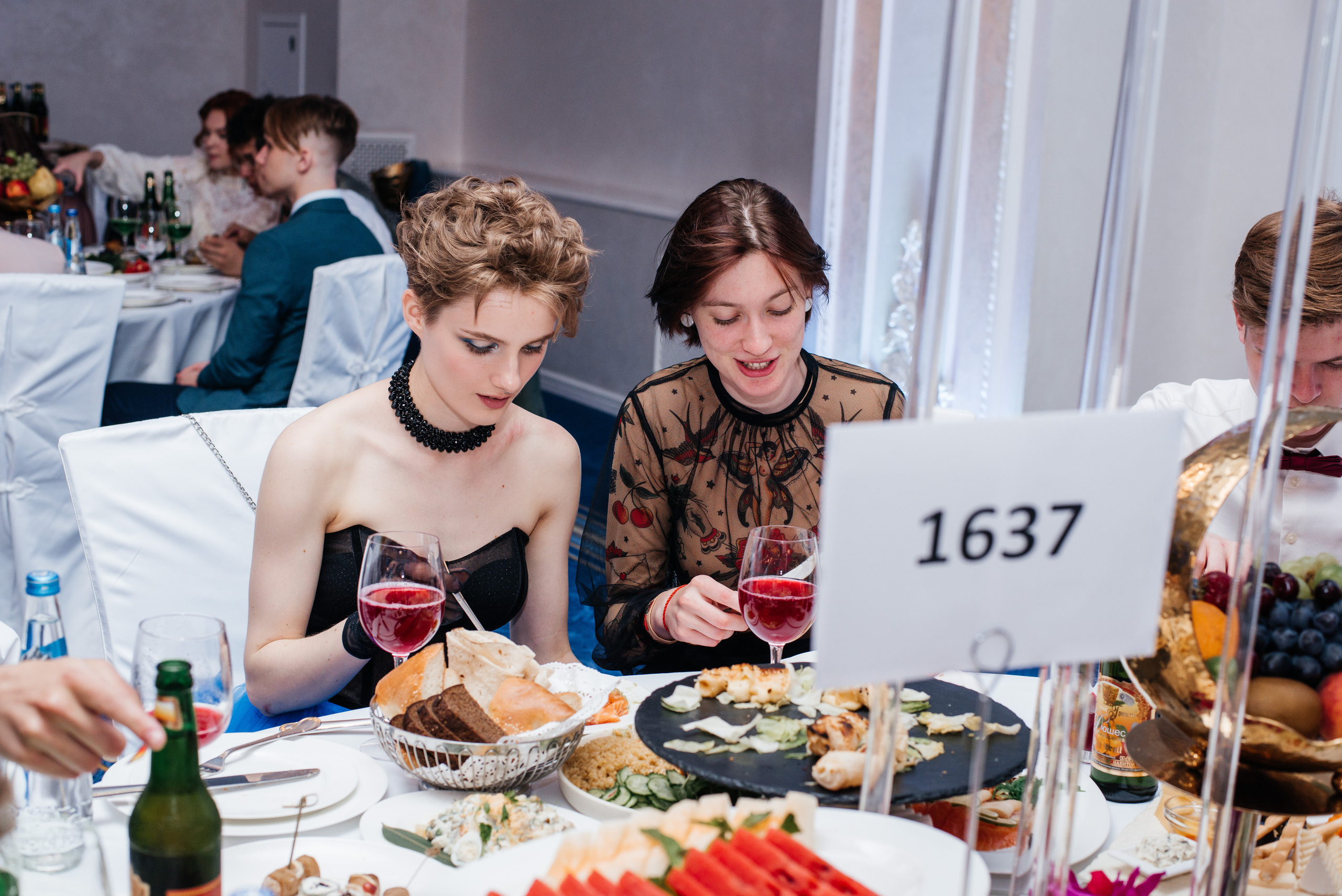 1637 банкет. Выпускные альбомы в Подольске Москве и МО