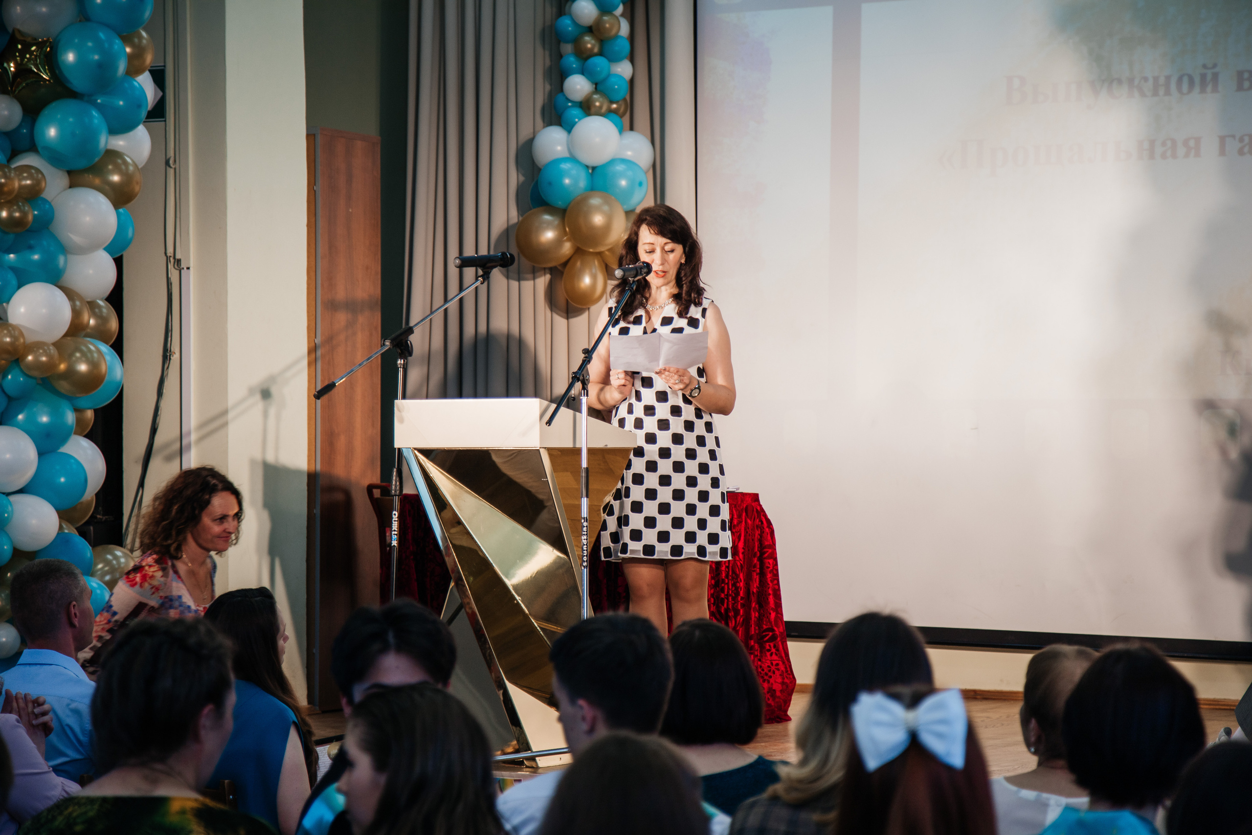 1637 пз. Выпускные альбомы в Подольске Москве и МО