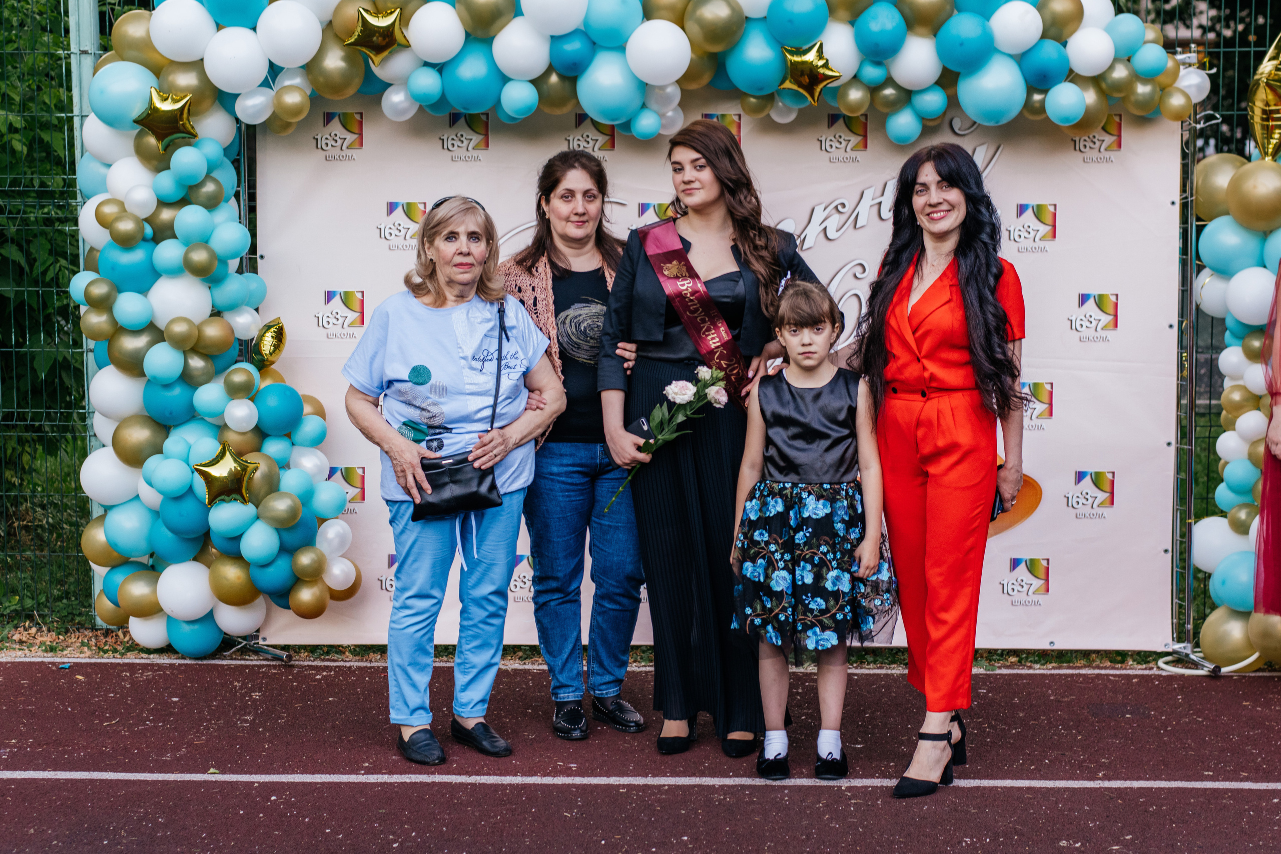 Фотосессия улица. Выпускные альбомы в Подольске Москве и МО