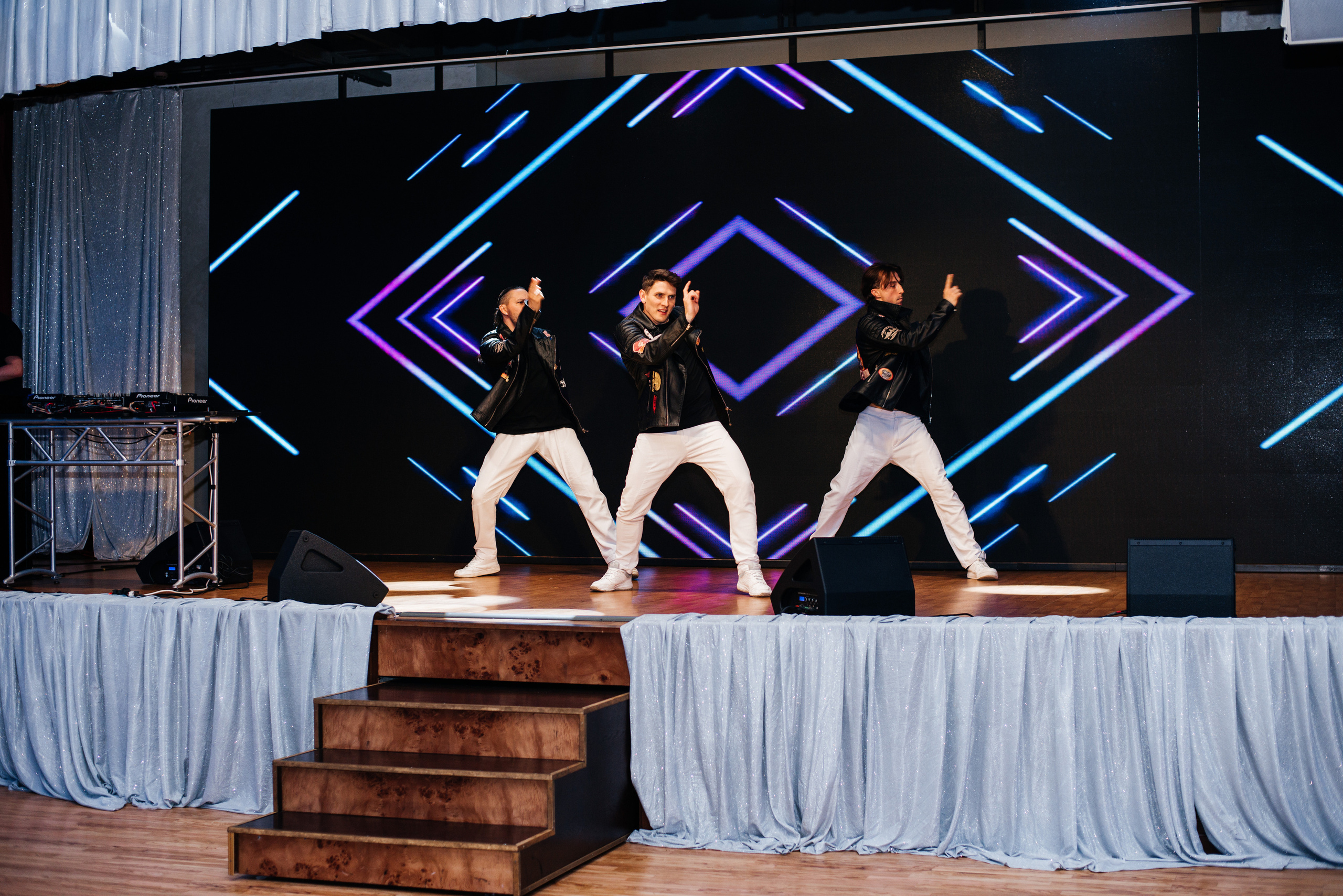 1637 банкет. Выпускные альбомы в Подольске Москве и МО