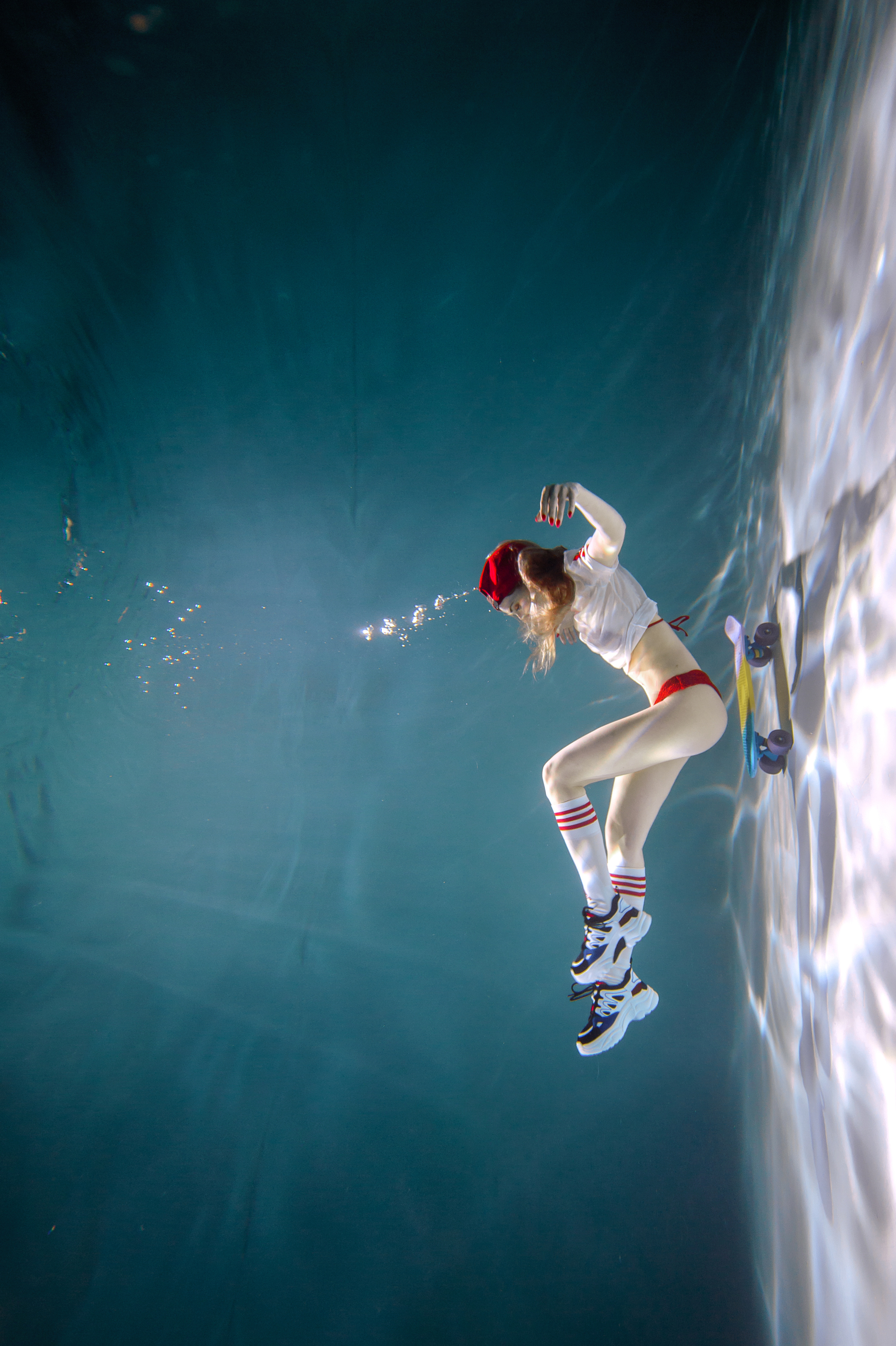 Подводная фотосессия на скейтборде в Москве. Свадебный и семейный фотограф Виктория Носачёва. Щелково, Москва и МО