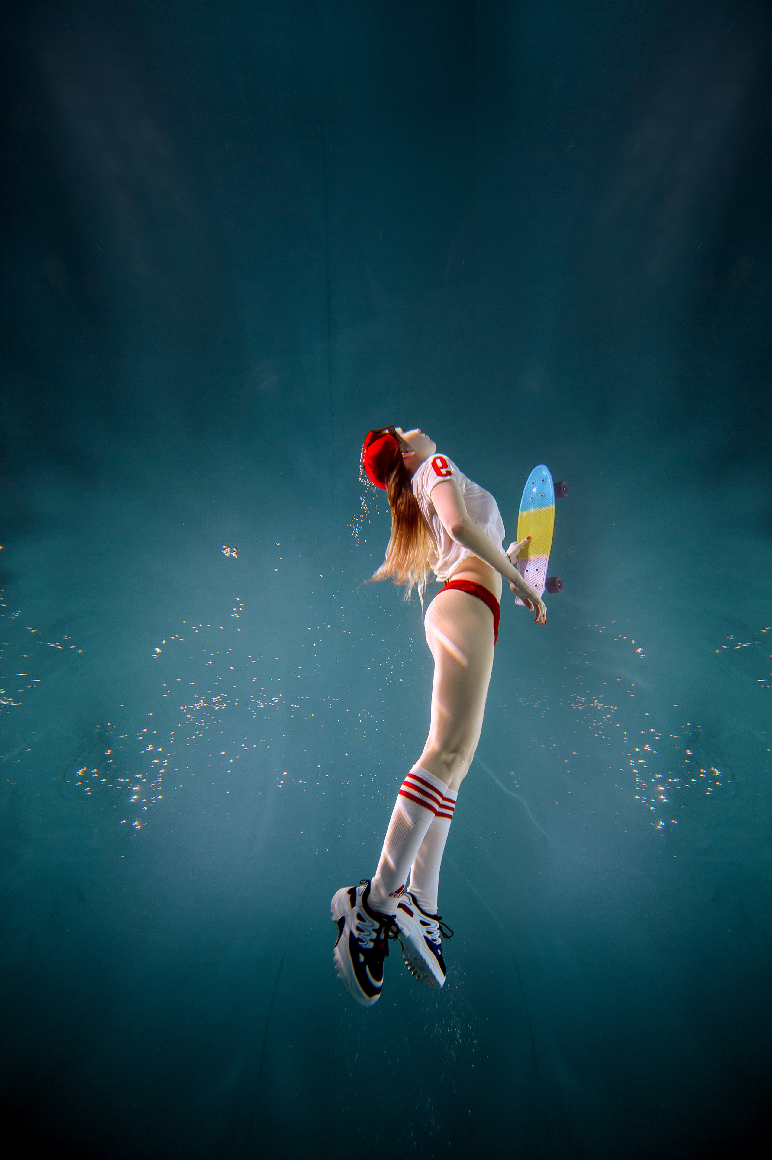 Подводная фотосессия на скейтборде в Москве. Свадебный и семейный фотограф Виктория Носачёва. Щелково, Москва и МО