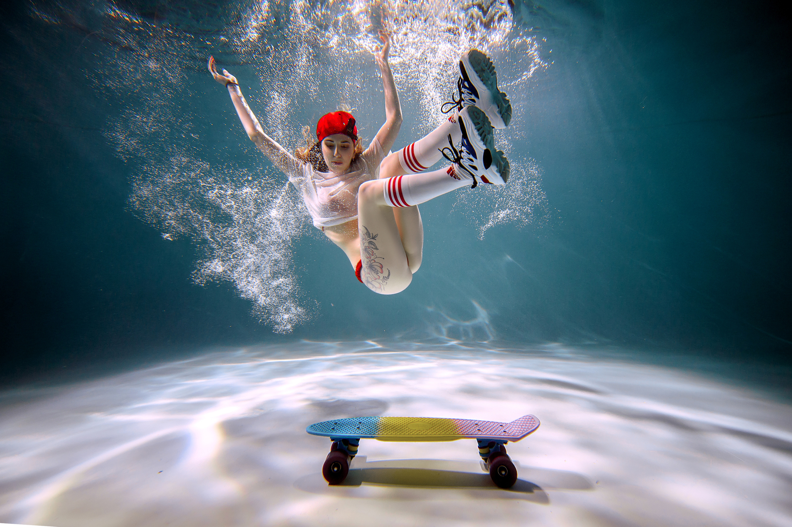 Подводная фотосессия на скейтборде в Москве. Свадебный и семейный фотограф Виктория Носачёва. Щелково, Москва и МО