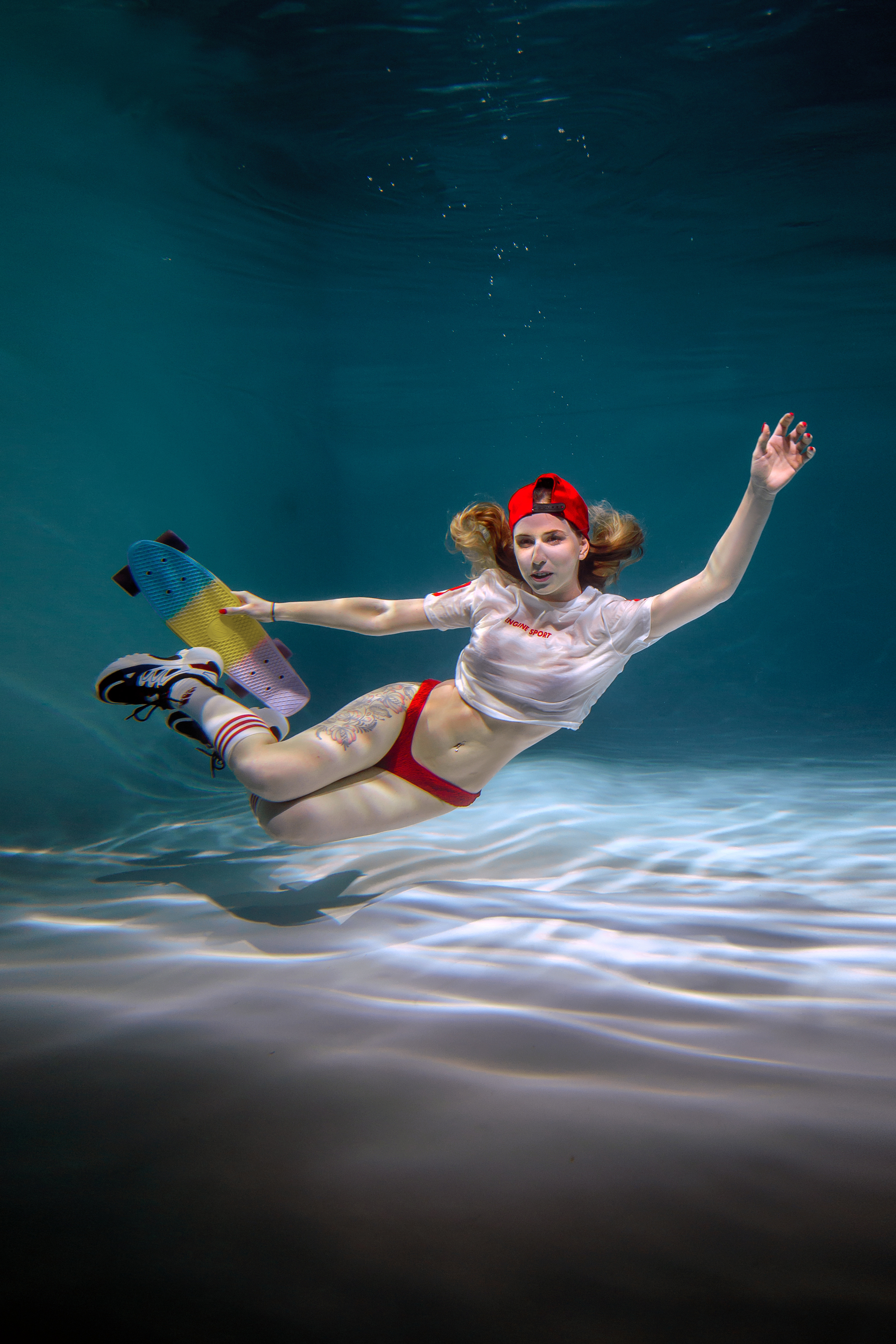 Подводная фотосессия на скейтборде в Москве. Свадебный и семейный фотограф Виктория Носачёва. Щелково, Москва и МО